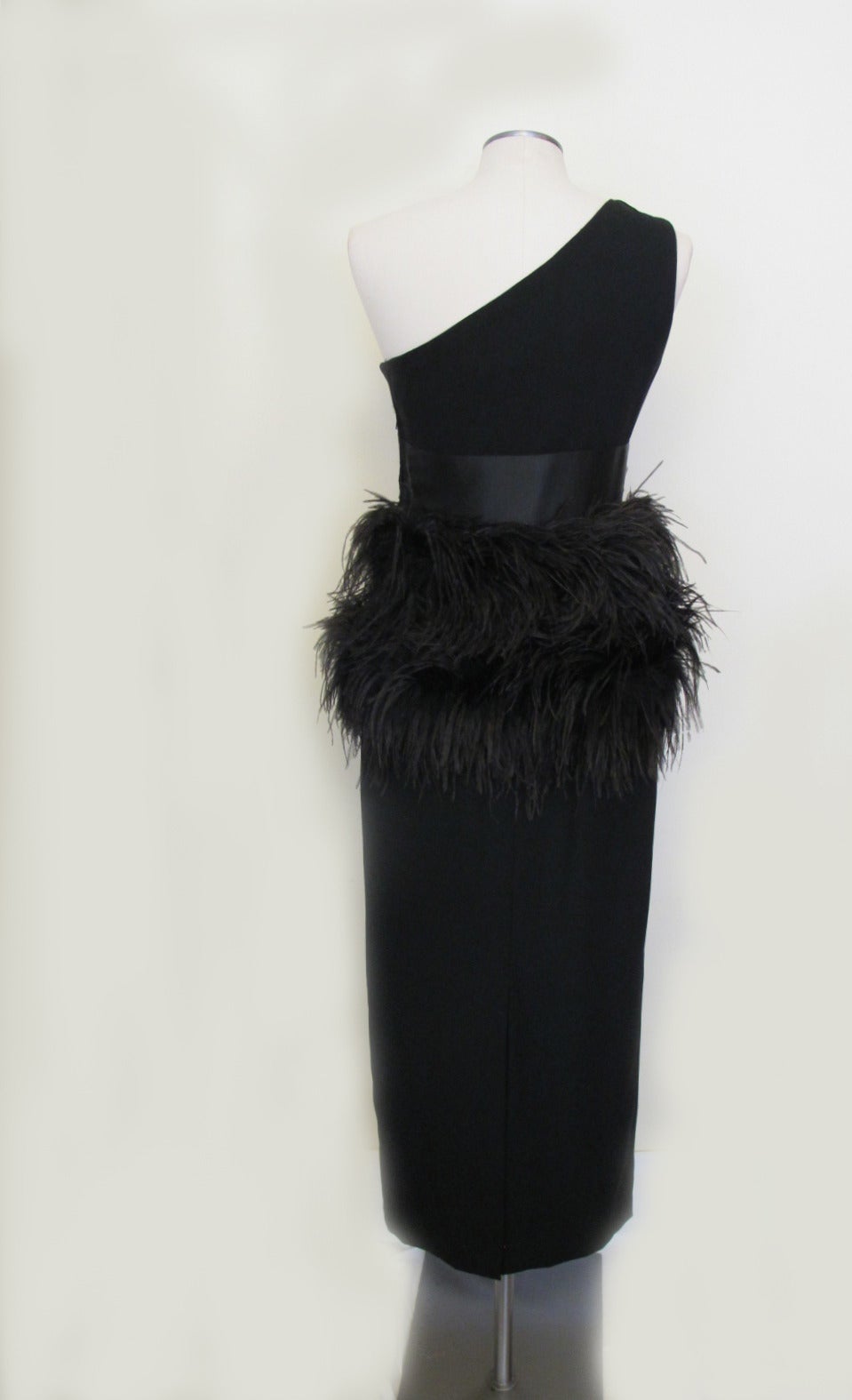 Women's Carolyne Roehm Iconic Black Evening Gown with Ostrich Feathers For Sale