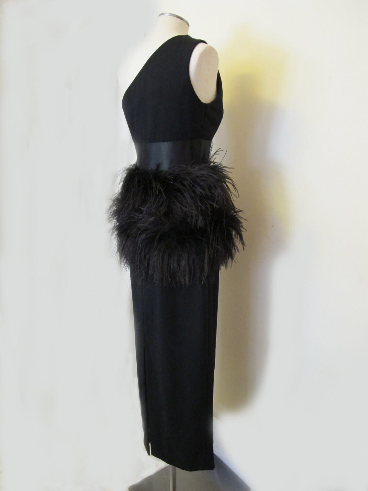 Carolyne Roehm Iconic Black Evening Gown with Ostrich Feathers For Sale 1