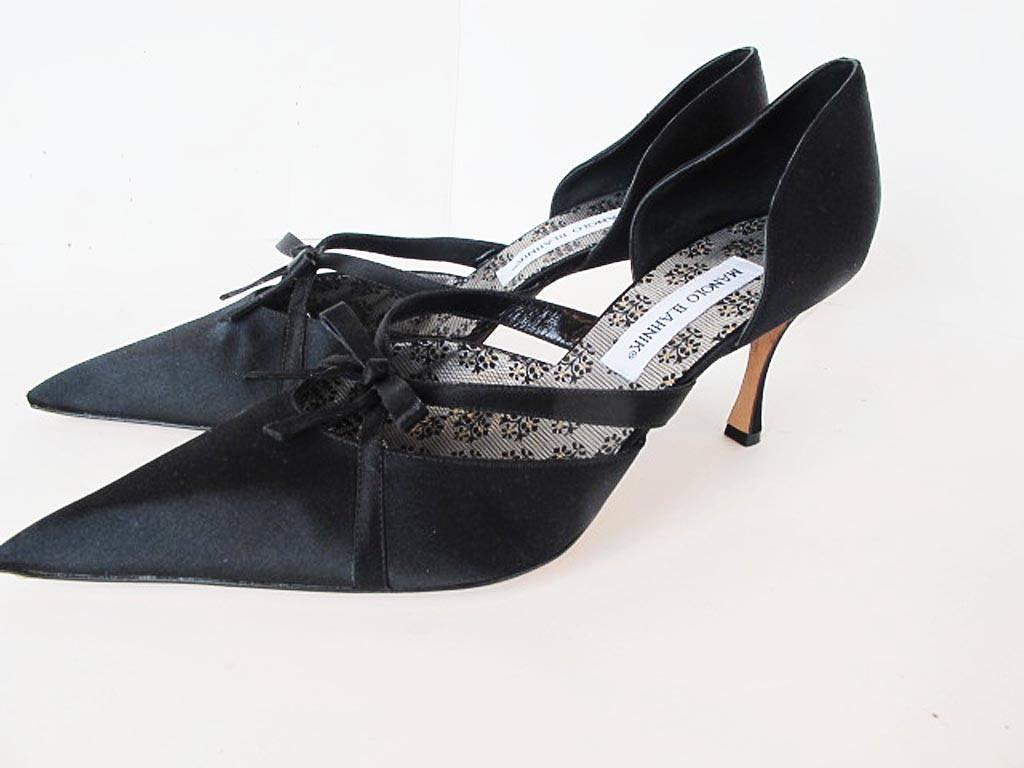 Women's NEW Manolo Blahnik 1950's Inspired Black Satin Evening Shoes For Sale