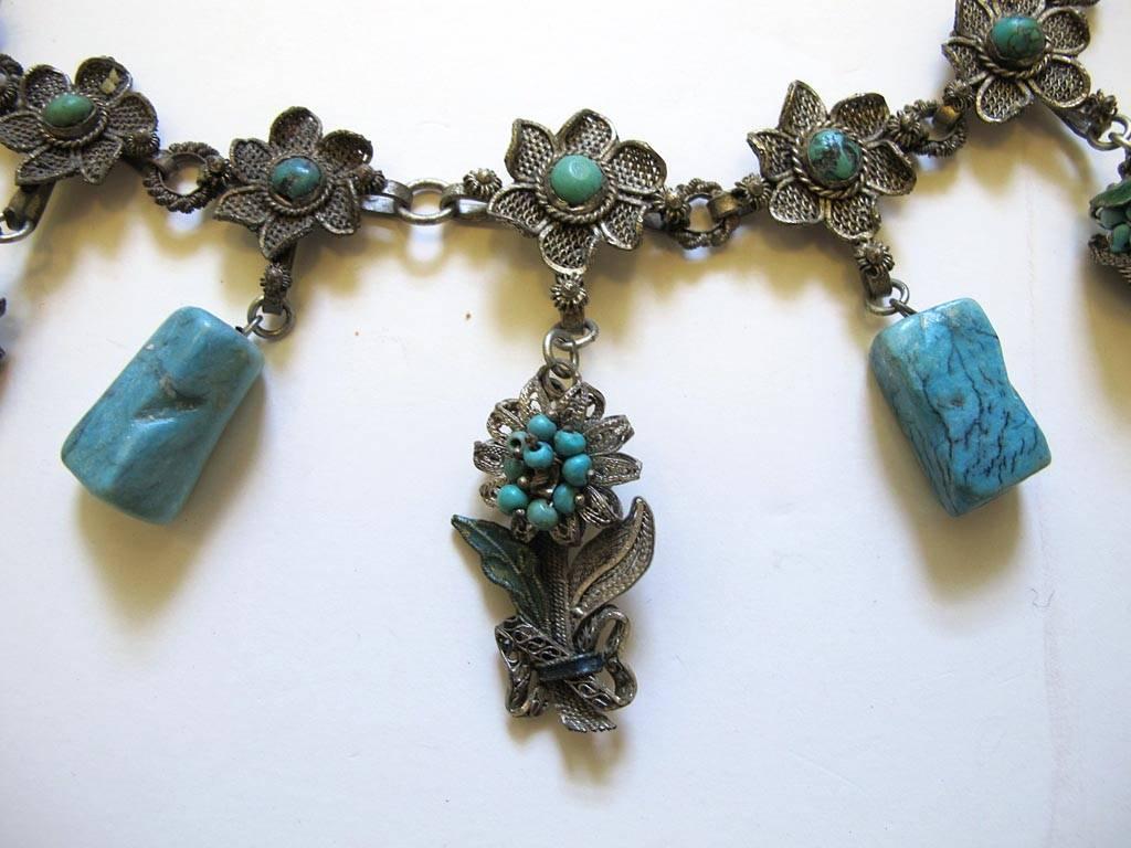 Vintage Silver Plate and Turquoise Floral Chocker with Charmes For Sale 2