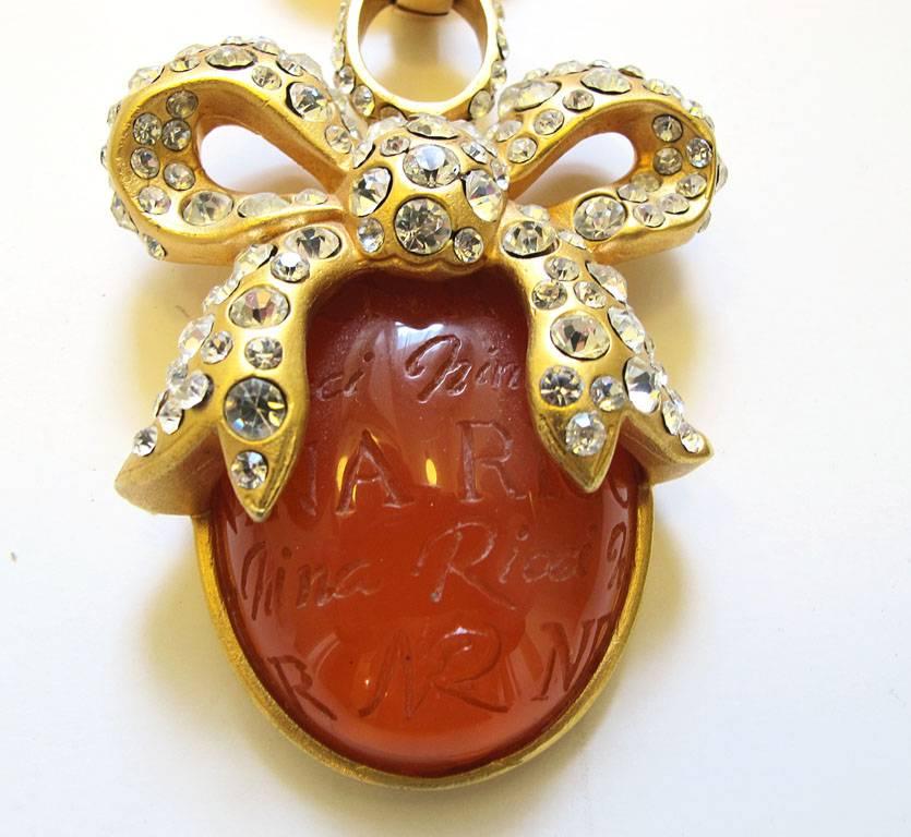 1980's Nina Ricci Amber Hued Lucite Chain-Link Necklace with Jeweled Pendant In Excellent Condition For Sale In San Francisco, CA