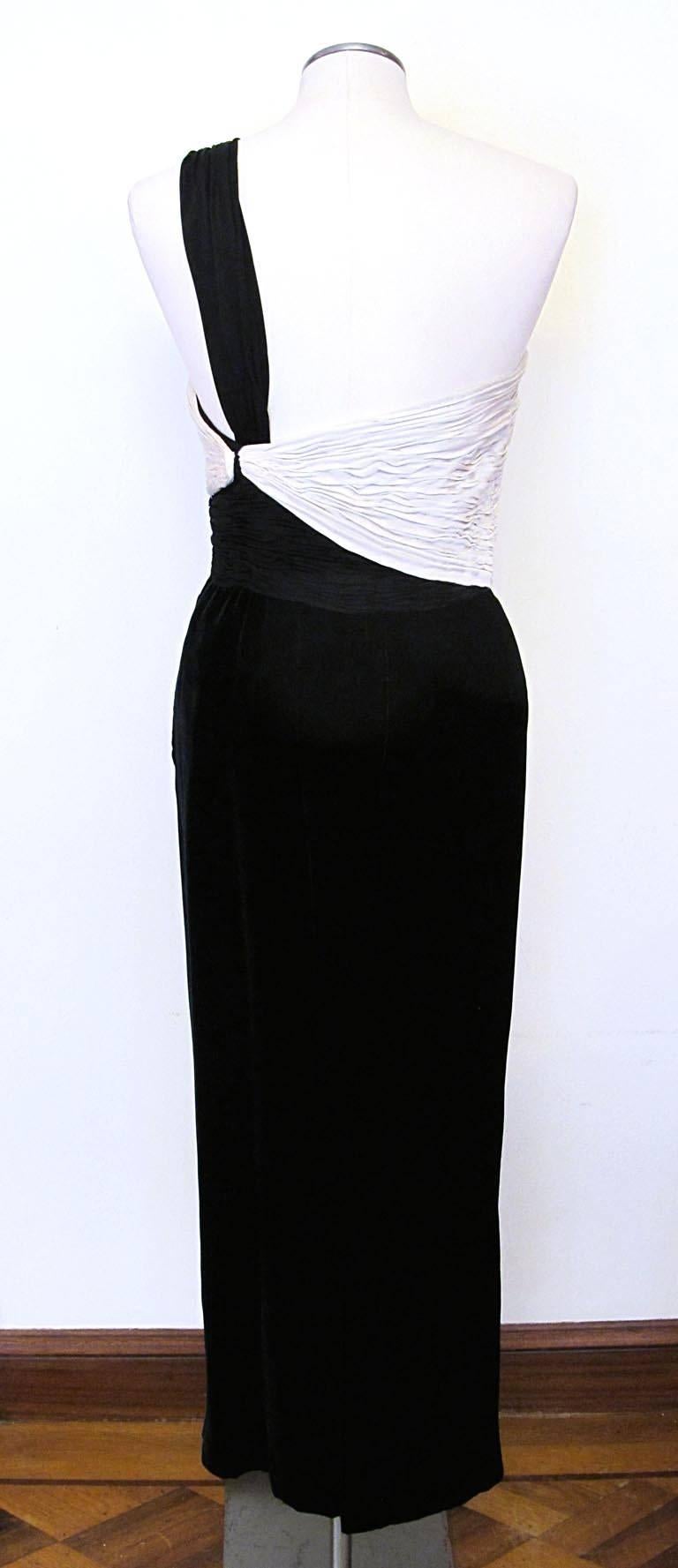 Vintage 1980's Valentino Black and White Chiffon and Velvet One Shoulder Gown For Sale 2