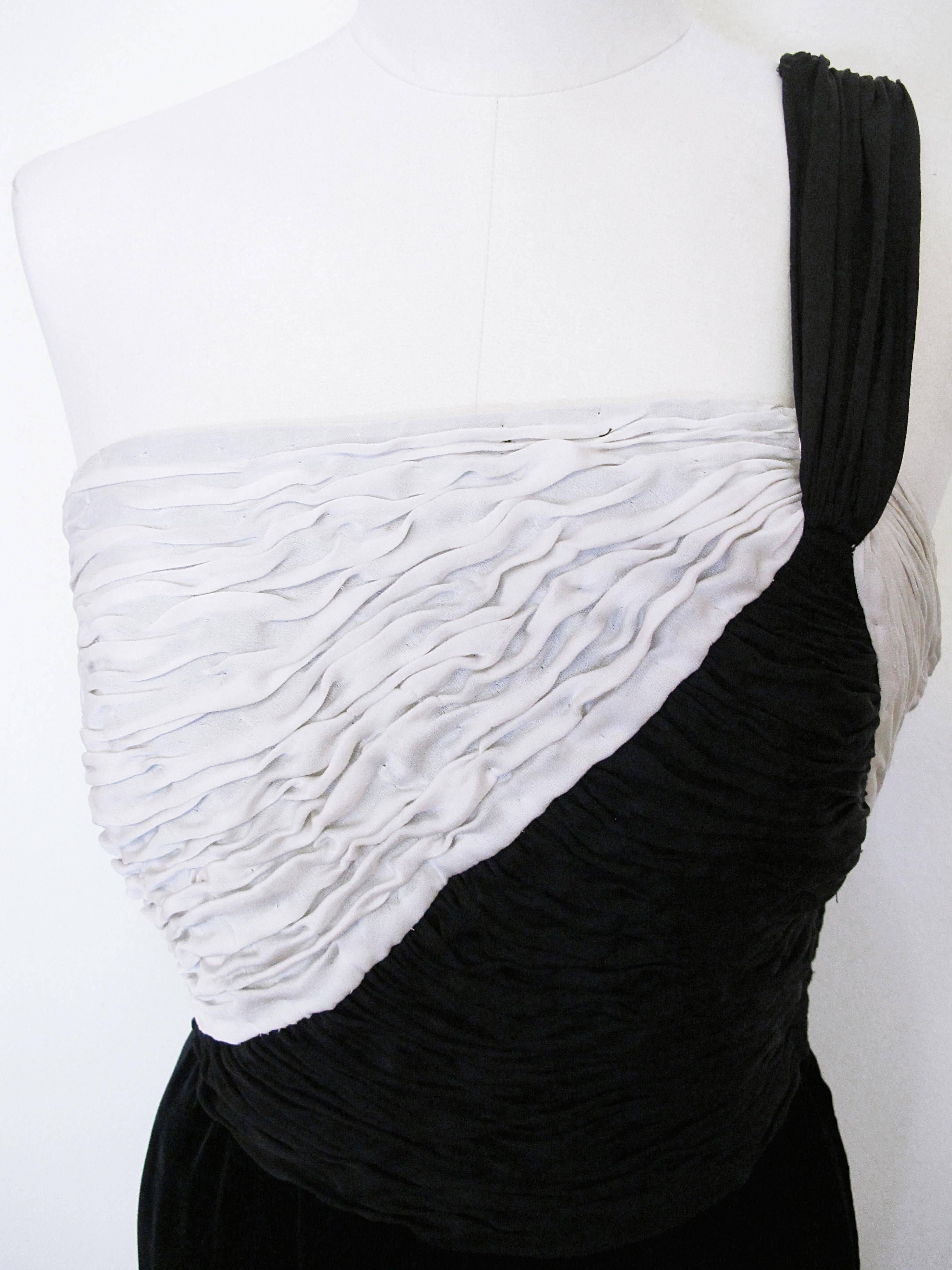 Vintage 1980's Valentino Black and White Chiffon and Velvet One Shoulder Gown For Sale 3