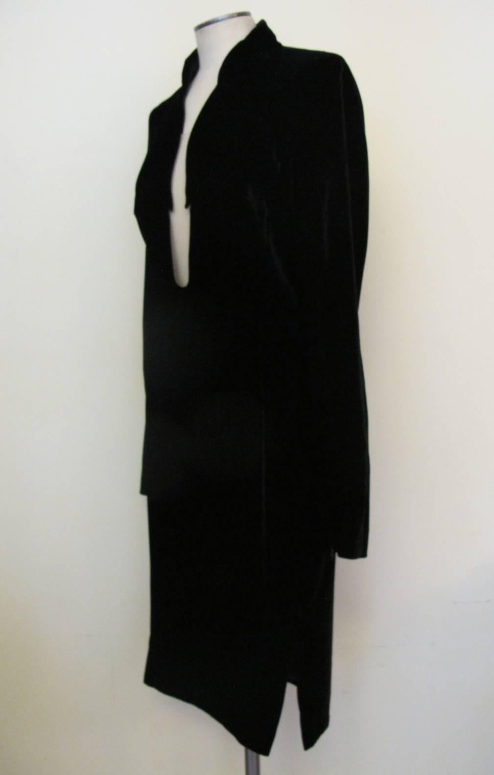 New Tom Ford Runway Black Velvet Cocktail Dress In New Condition For Sale In San Francisco, CA