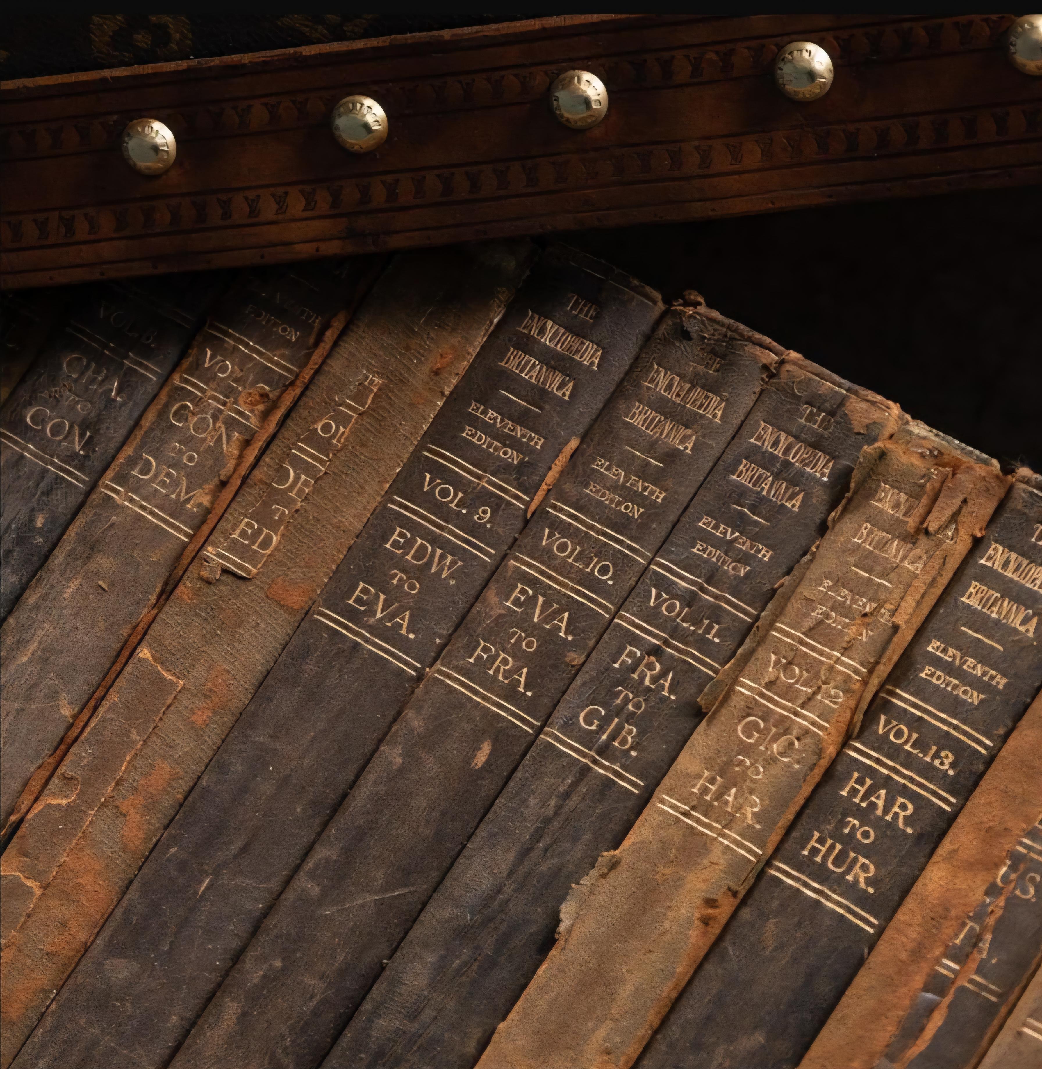 Rare Louis Vuitton 1911 Trunk with Complete Encyclopedia Britannica Set

An extraordinary collector’s piece combining history, craftsmanship, and luxury. This is an authentic Louis Vuitton trunk from 1911, originally designed and fitted to house the