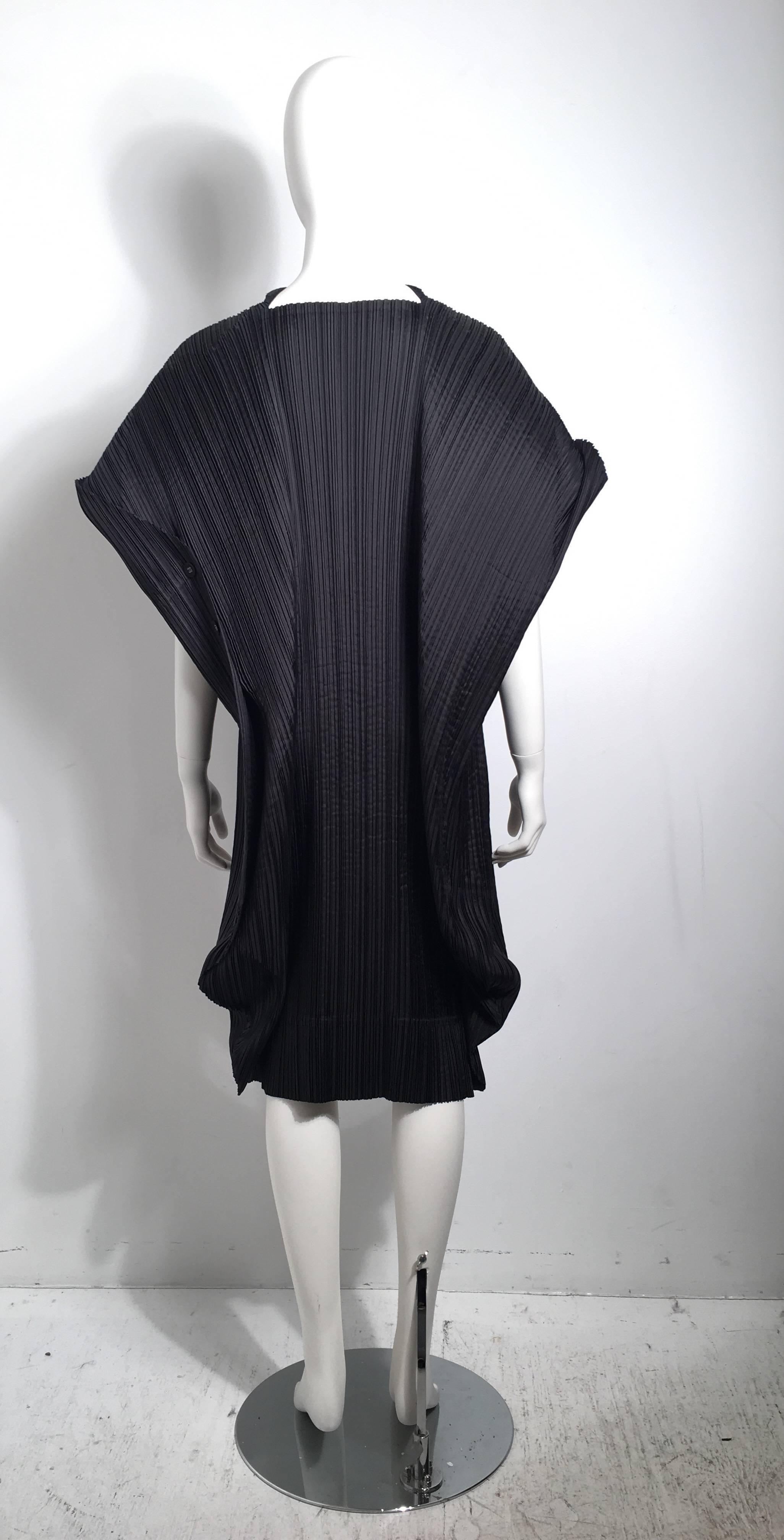Issey Miyake White Label Black Pleated Dress In New Condition For Sale In New York, NY
