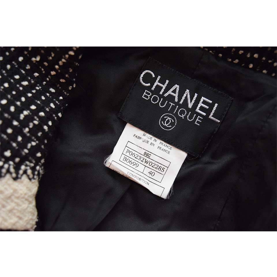 Women's Chanel vintage jacket skirt suit size 40 96C wool blend black & white