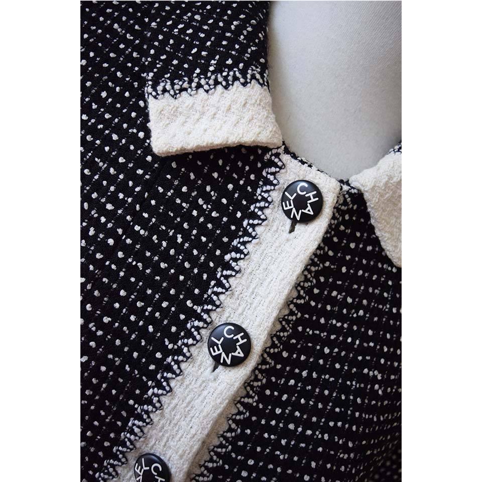 Chanel vintage jacket skirt suit size 40 96C wool blend black & white 1