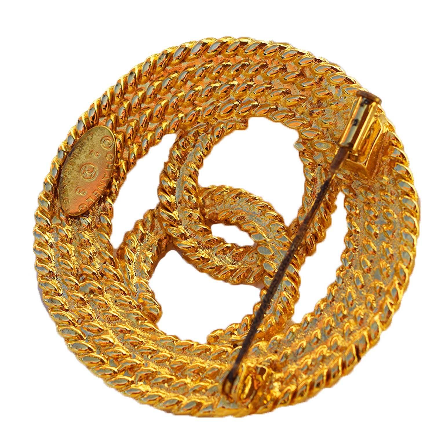 Women's Chanel vintage rope logo brooch 1991