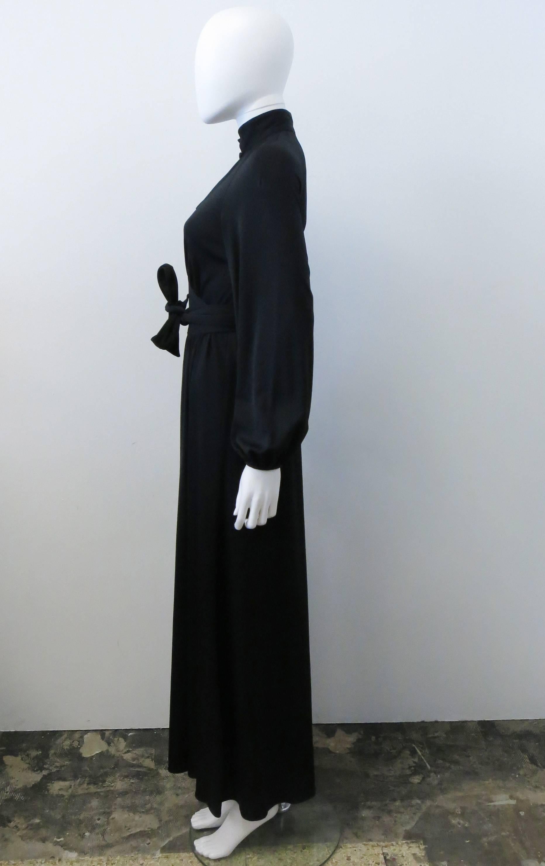 1970s Quorum Black Maxi Dress with Bell Sleeves and Tie Waist Belt In Excellent Condition In London, GB
