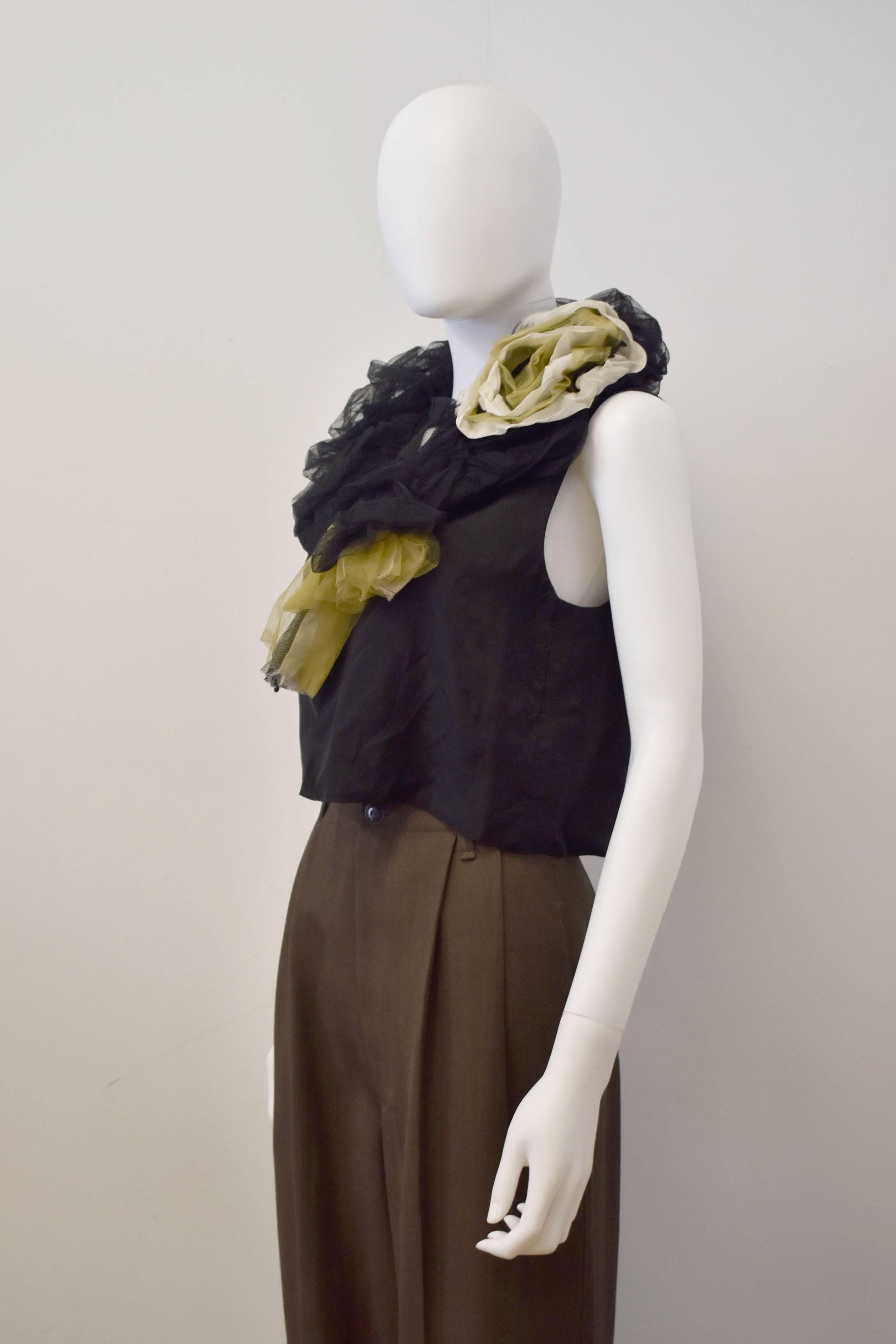 Comme des Garcons 2004 Black Vest with ruffled Tulle Collar In Good Condition In London, GB