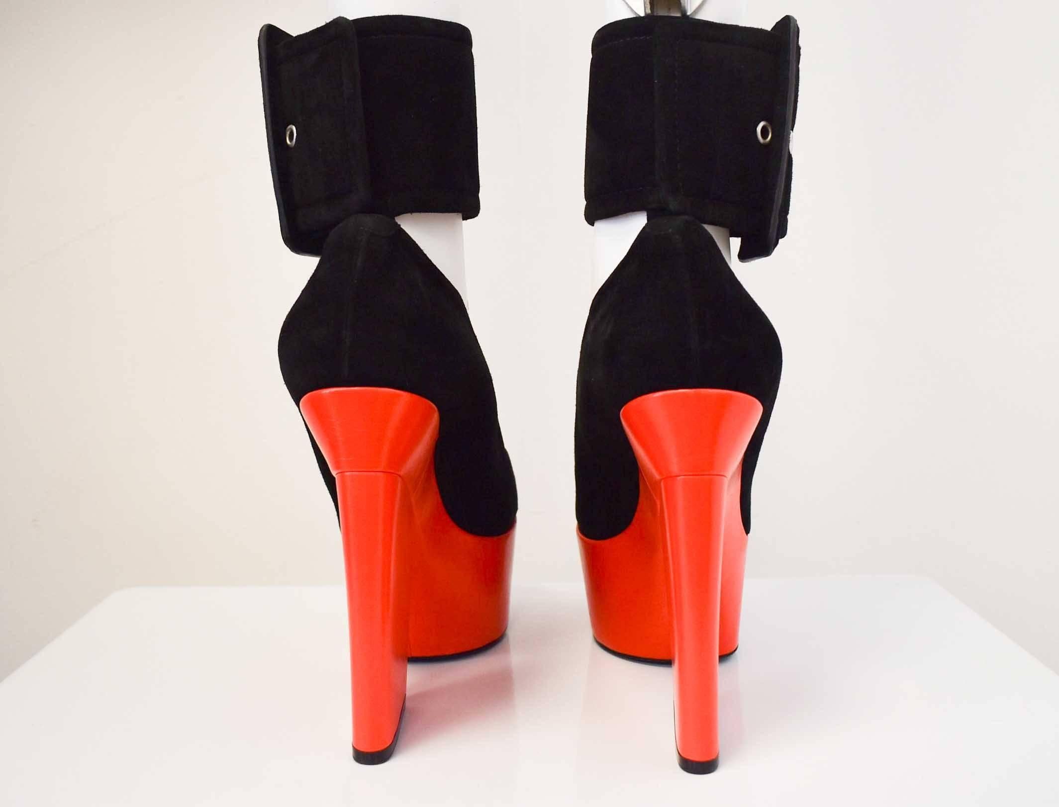 Celine S/S12 Black Suede and Red Leather Platform Ankle Strap Heels Size 38.5 In Excellent Condition In London, GB