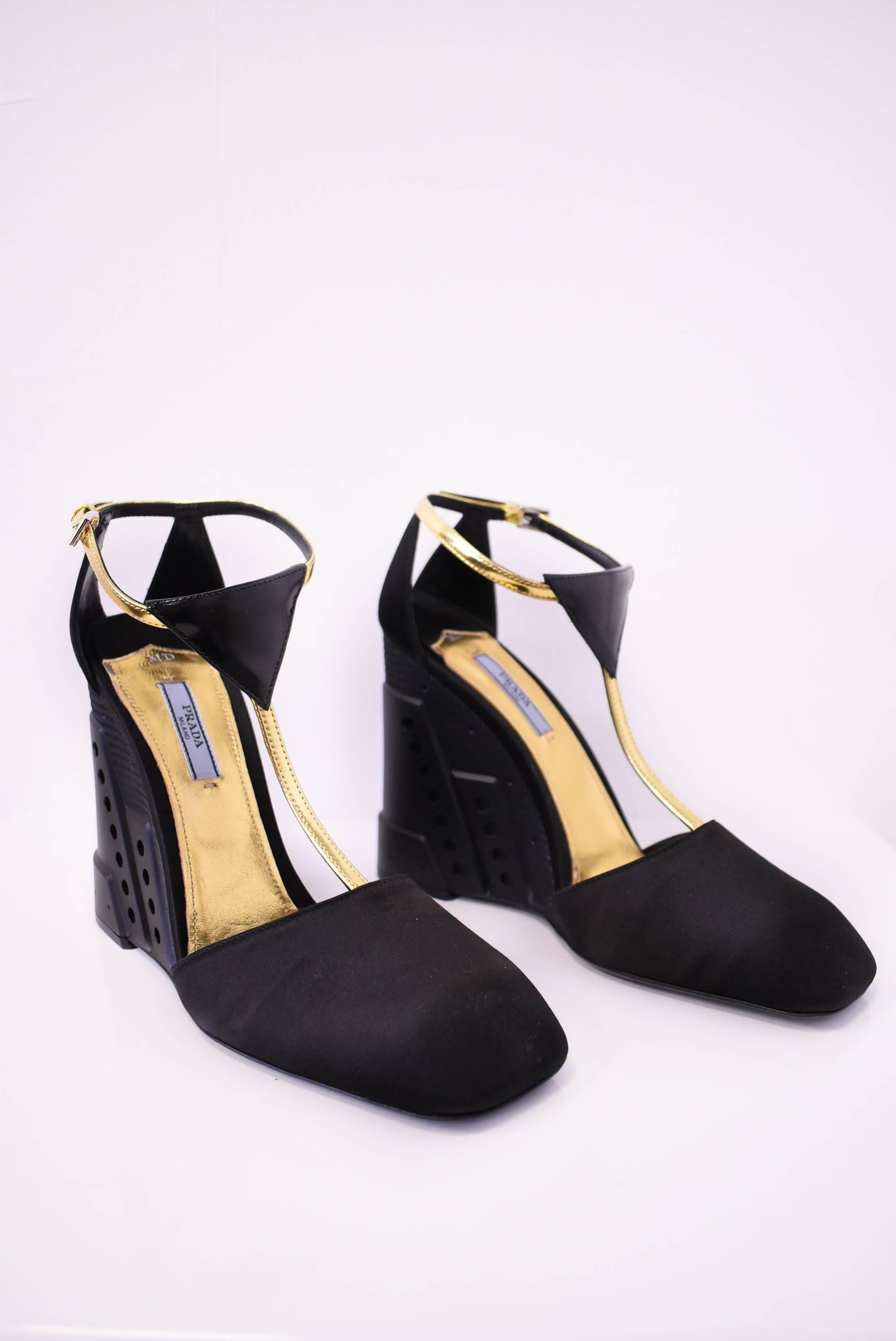 Prada Black Wedge Shoes with Gold Ankle Strap Unworn with Box and Dustbag A/W 14 In New Condition For Sale In London, GB
