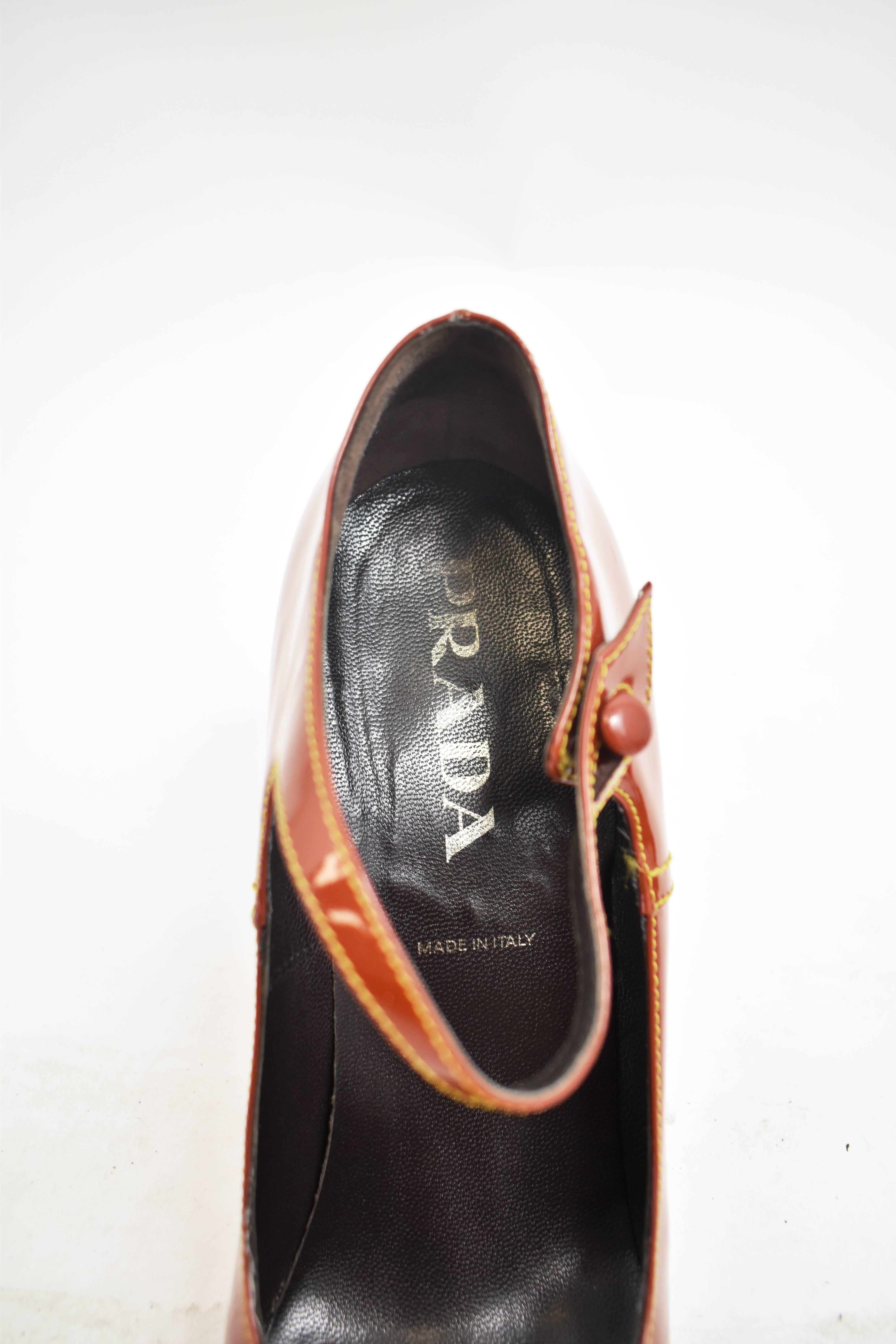 Prada Rust Brown Patent Leather Square Toe Mary Jane Shoes with Block Heel  In Good Condition In London, GB