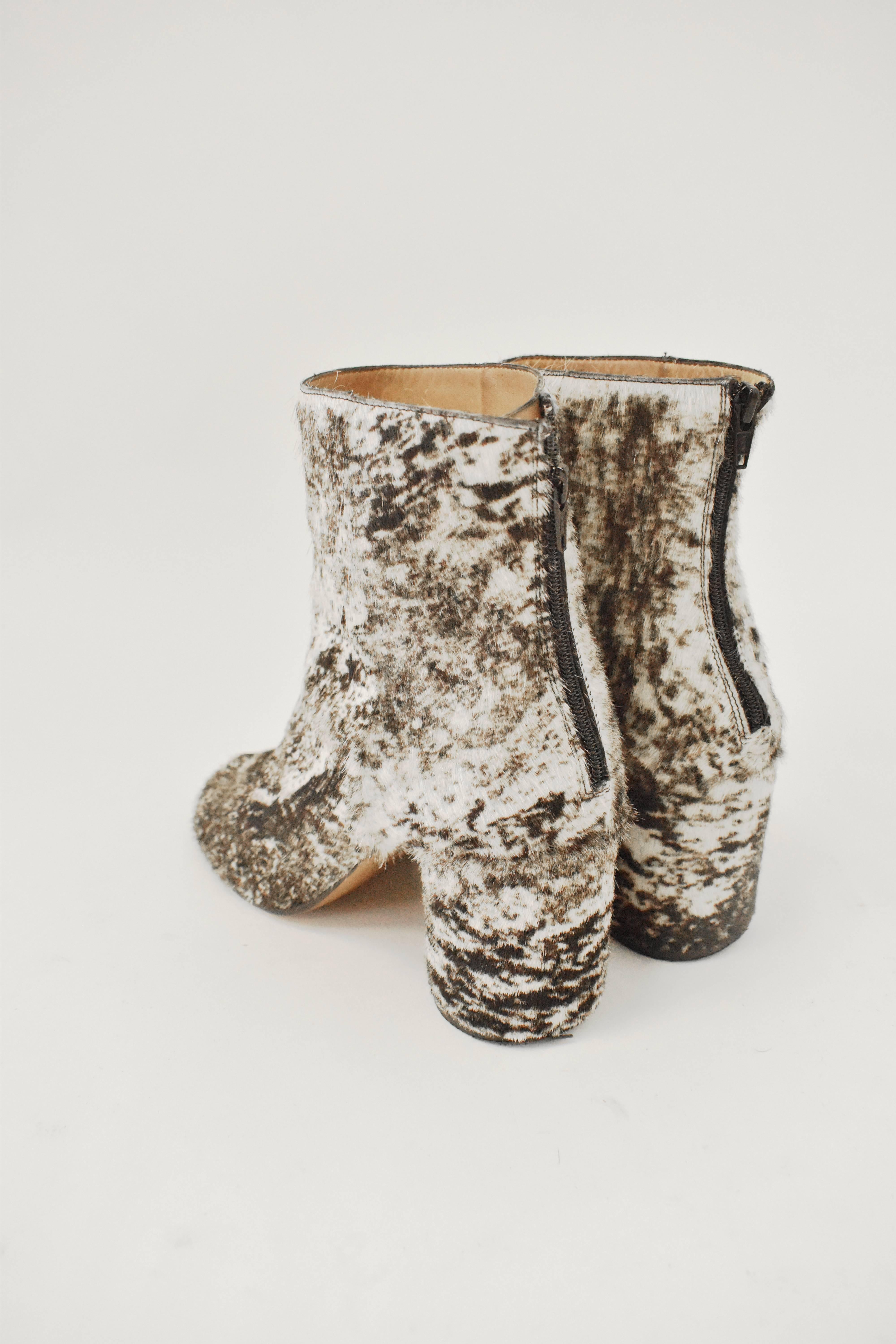 Maison Martin Margiela White and Brown Ponyskin ‘Socks’ Ankle Boots In Good Condition For Sale In London, GB