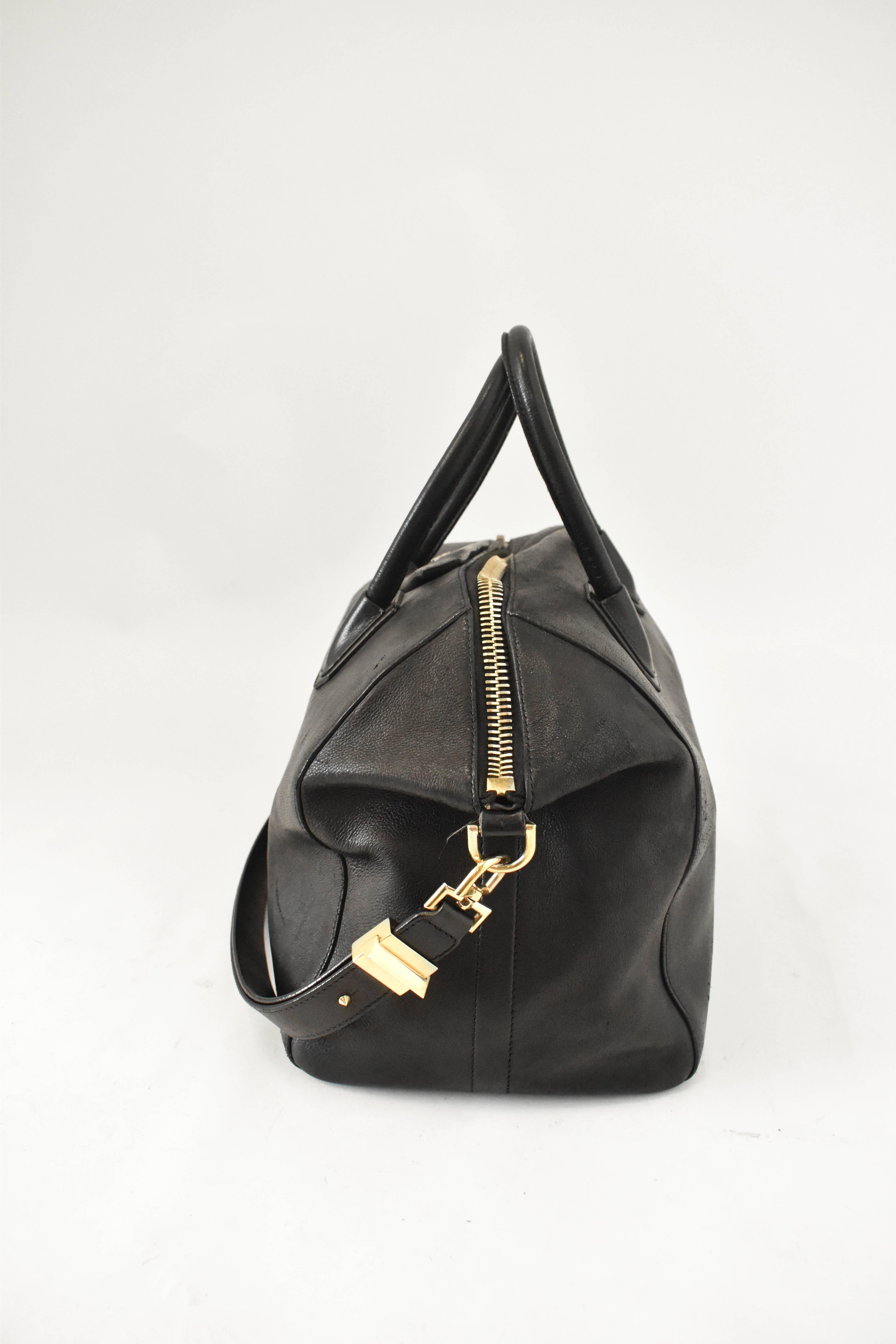 Givenchy Antigona Black Leather Handbag In Good Condition In London, GB