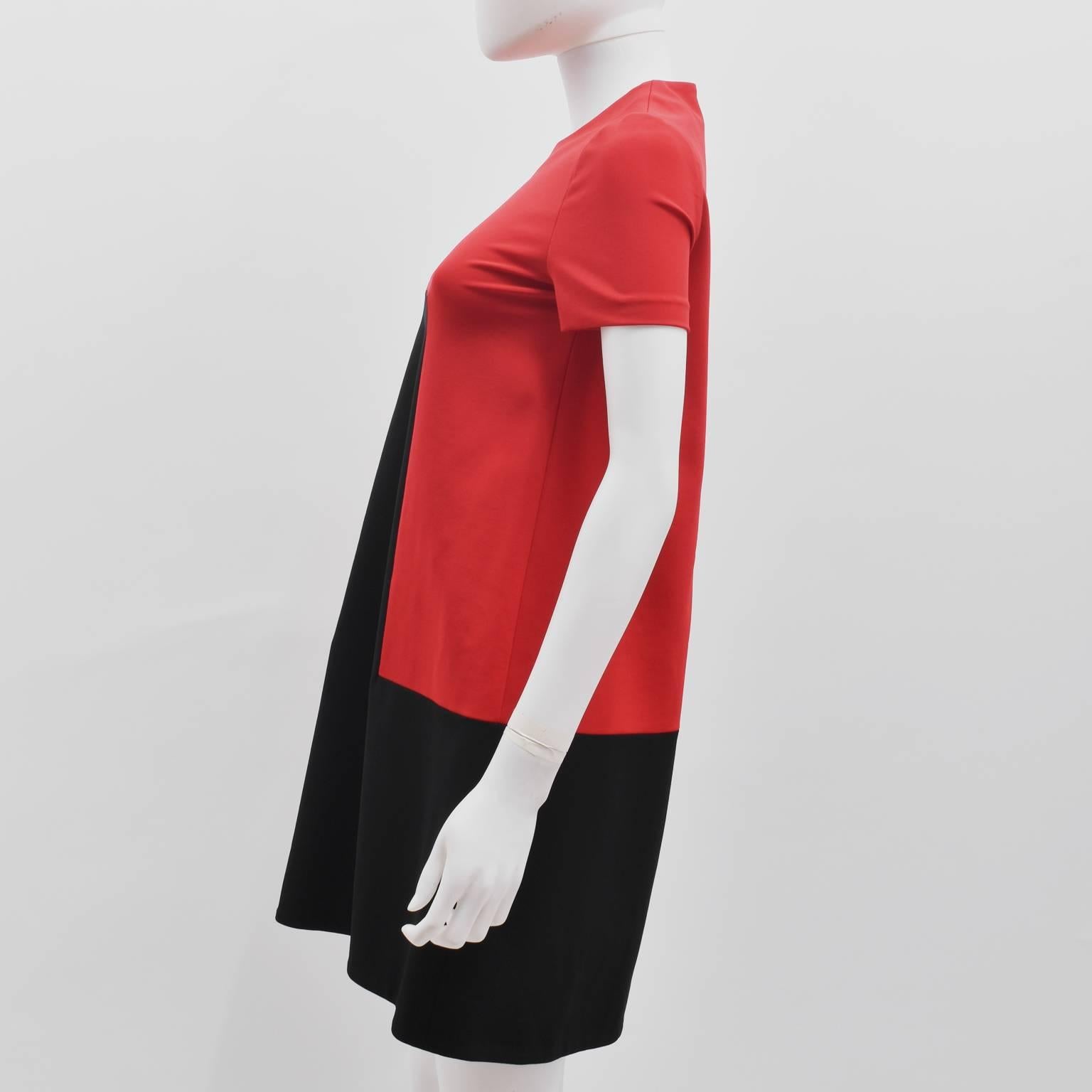 Alexander McQueen Red and Black A-Line Shift Dress  In Excellent Condition For Sale In London, GB