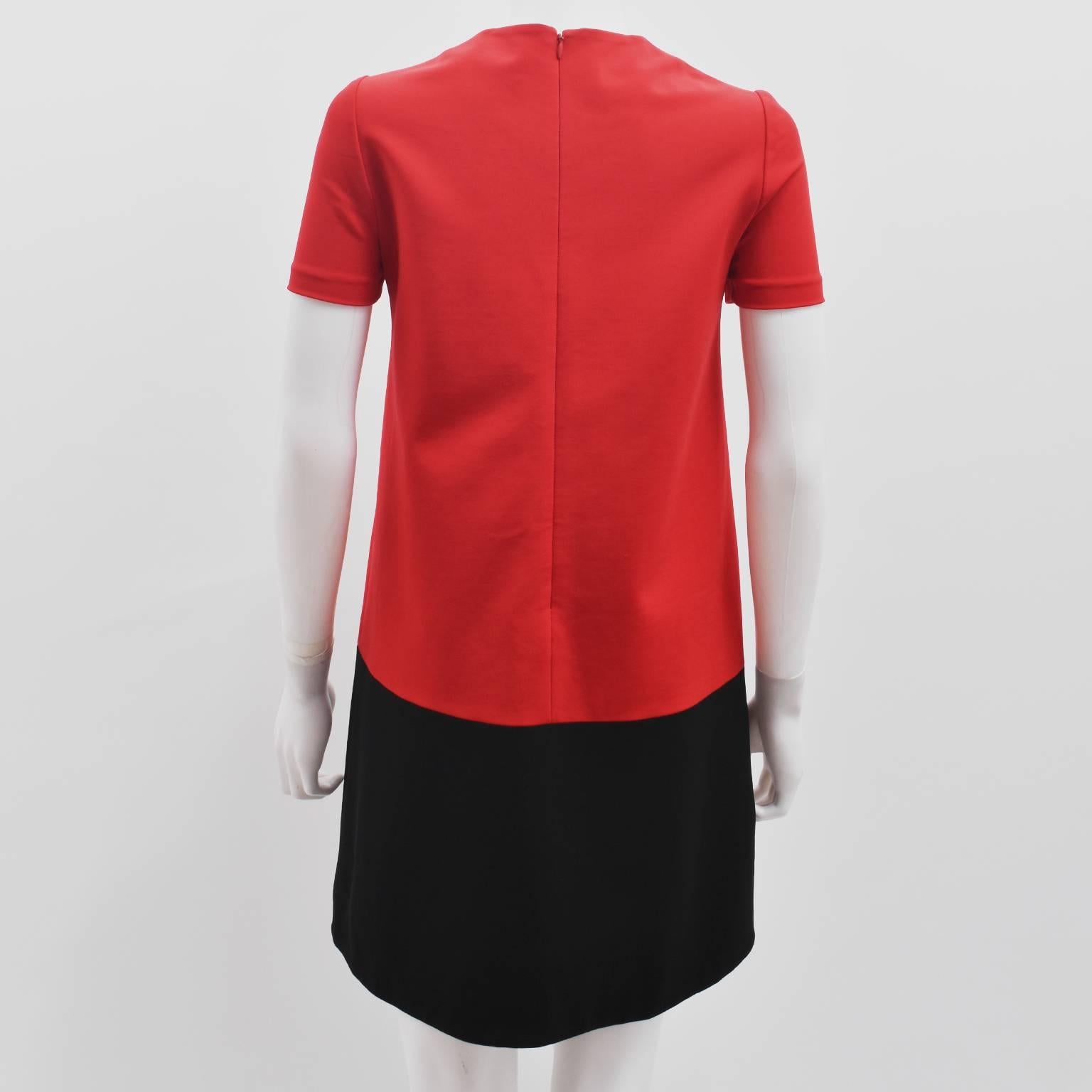 Women's Alexander McQueen Red and Black A-Line Shift Dress  For Sale