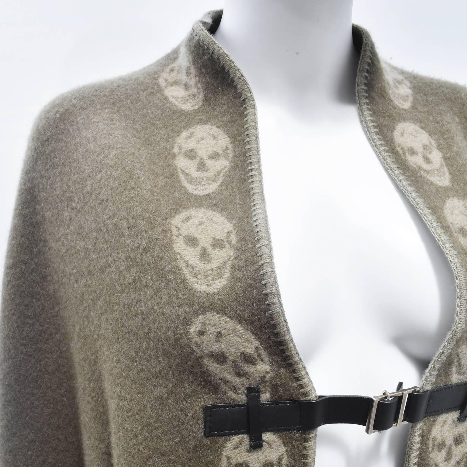 Alexander McQueen Khaki Cashmere Blanket Poncho with Skulls and Leather Buckle In Excellent Condition In London, GB