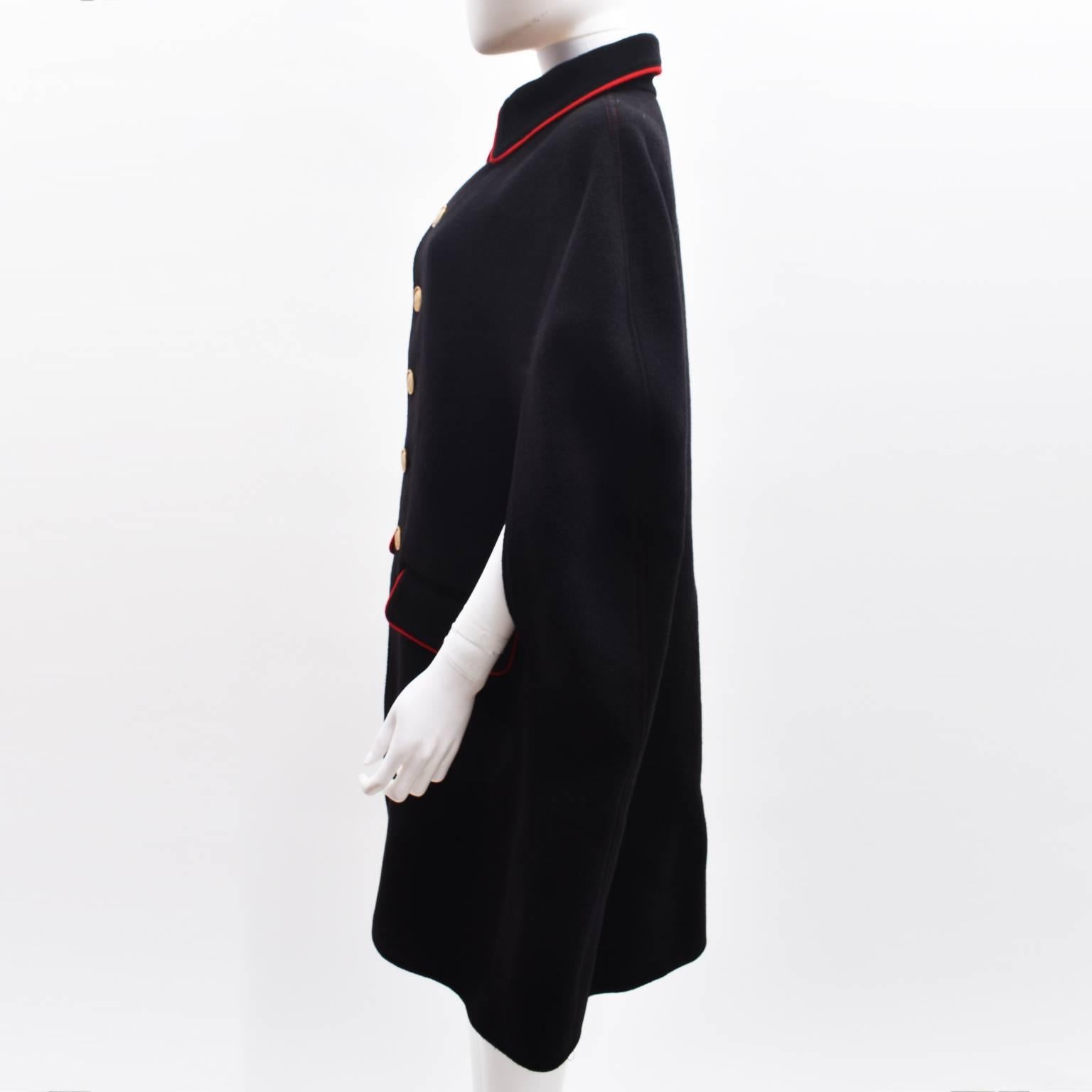 Burberry Black Wool Winter Cape with Red Piping and Brass Buttons In Excellent Condition In London, GB