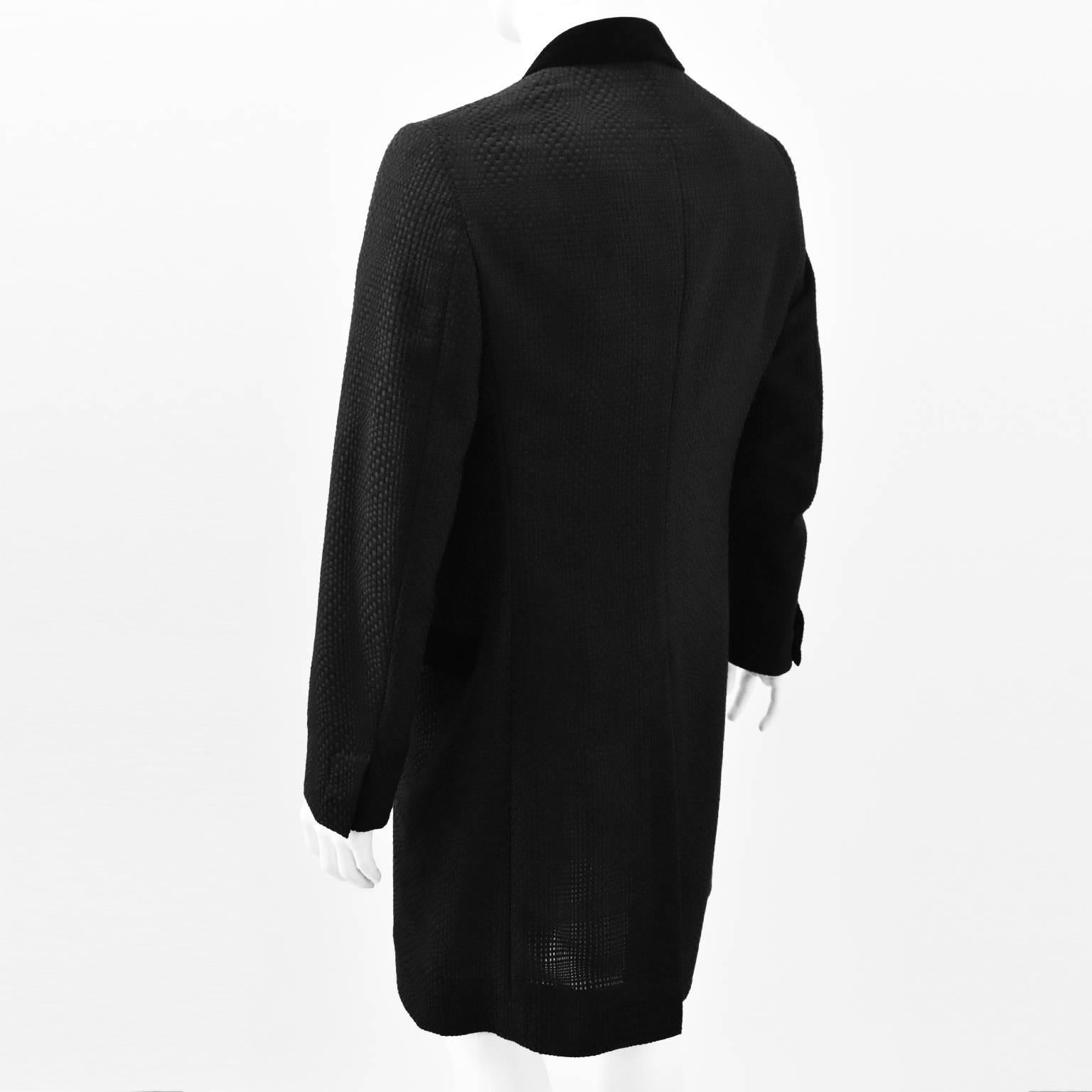 Men's Alexander McQueen Black Woven Coat with Contrast Velvet Collar and Pockets S/S 1 For Sale