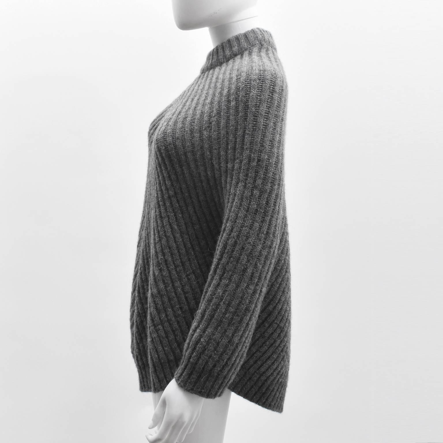 MM6 Maison Margiela Grey Thick Alpaca Blend Chevron Knit Poncho In Excellent Condition In London, GB