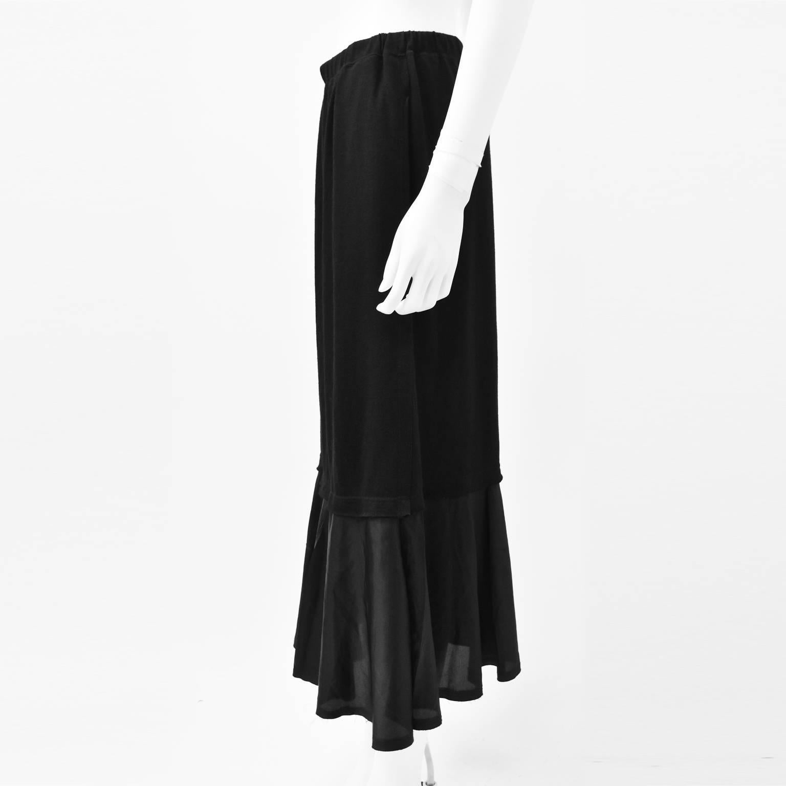  Comme des Garcons Black Wool and Rayon Contrast Hem Skirt  In Excellent Condition For Sale In London, GB