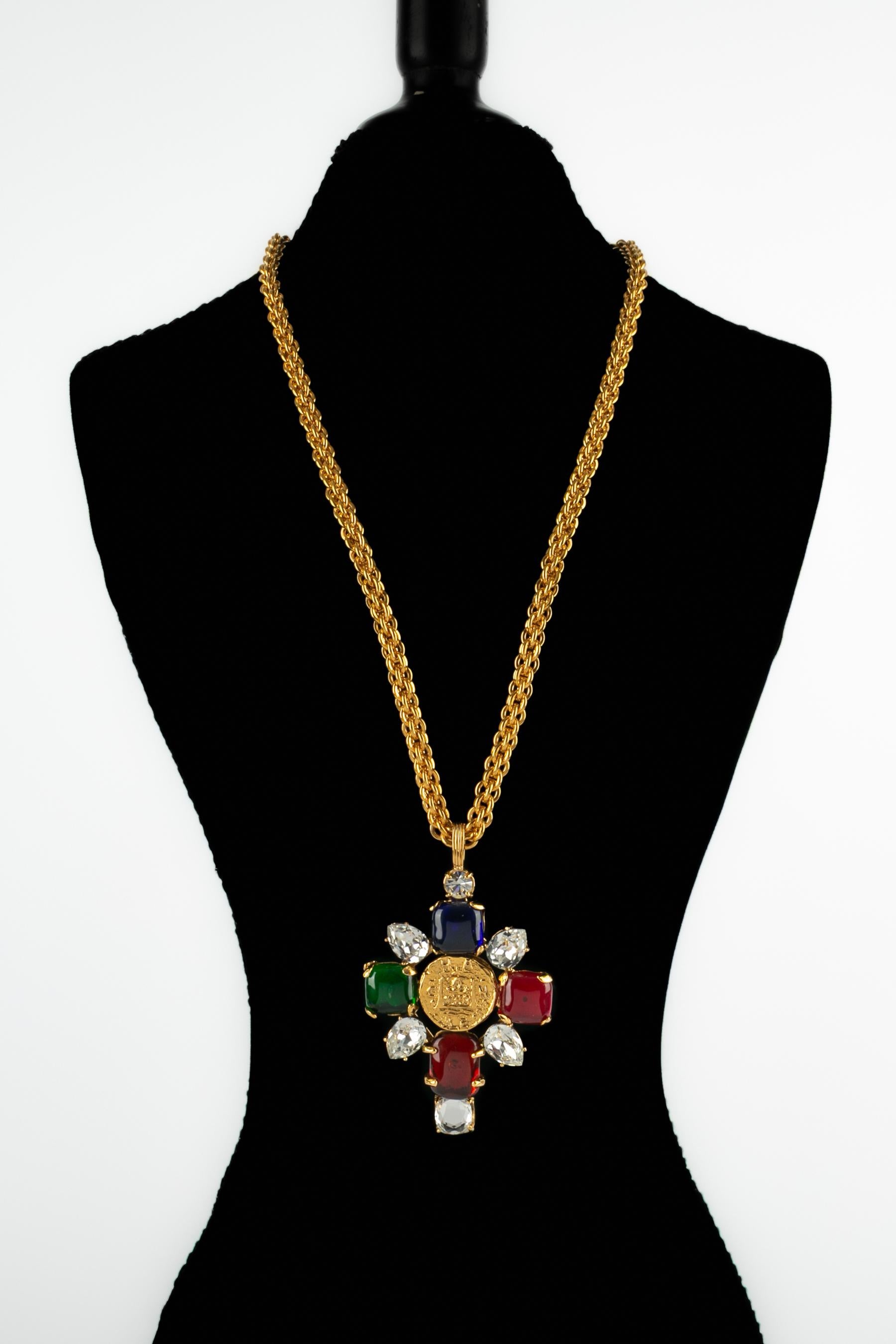 Collier en croix Chanel 1993 Pour femmes en vente