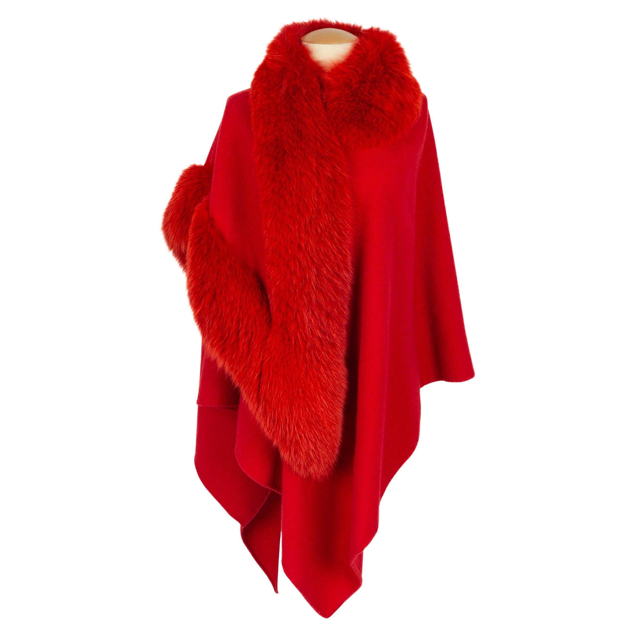 Cape châle Christian Dior en vente