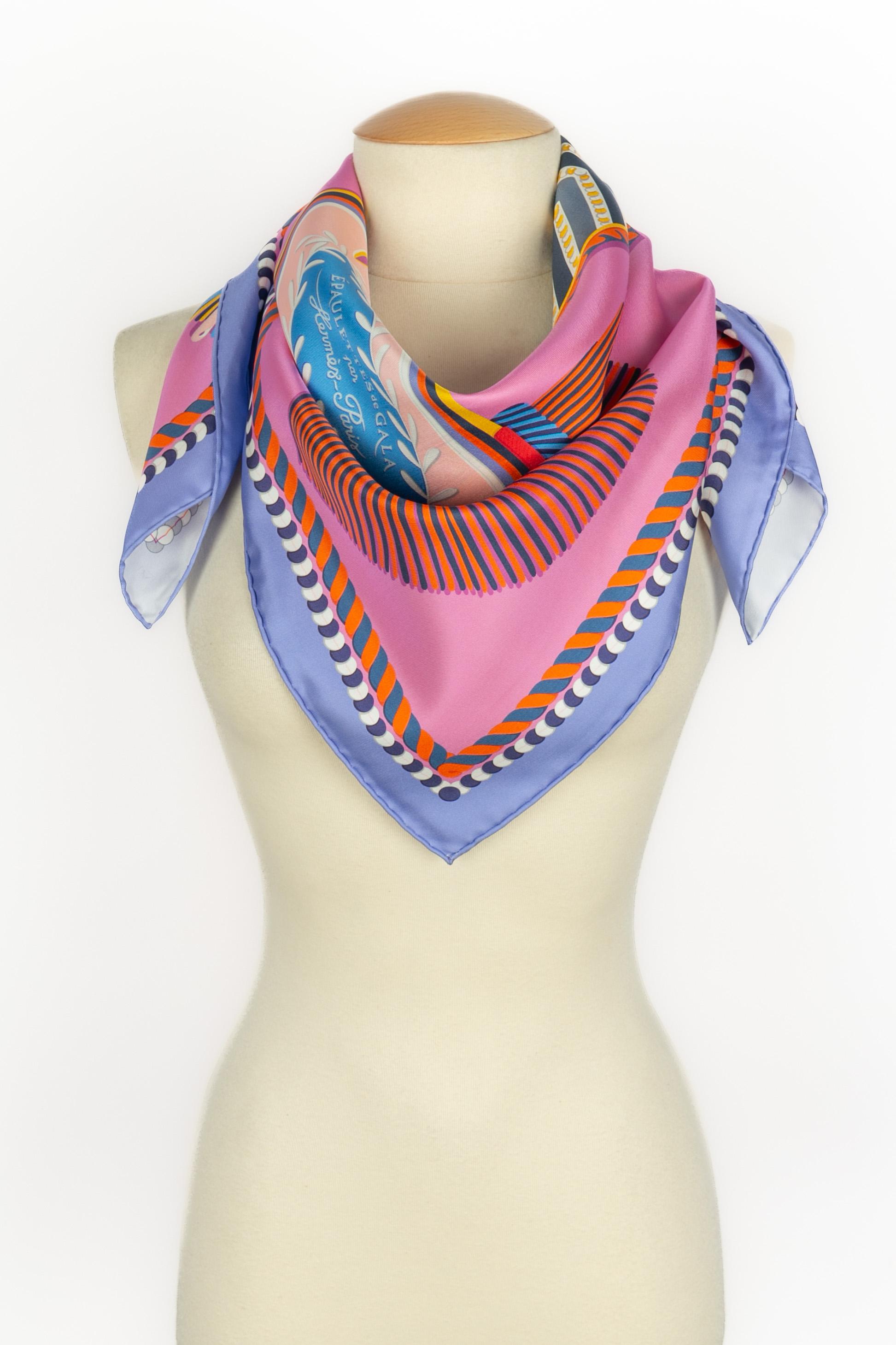 Foulard / sciarpa Hermès 'Gala epaulettes' a due lati in vendita 4