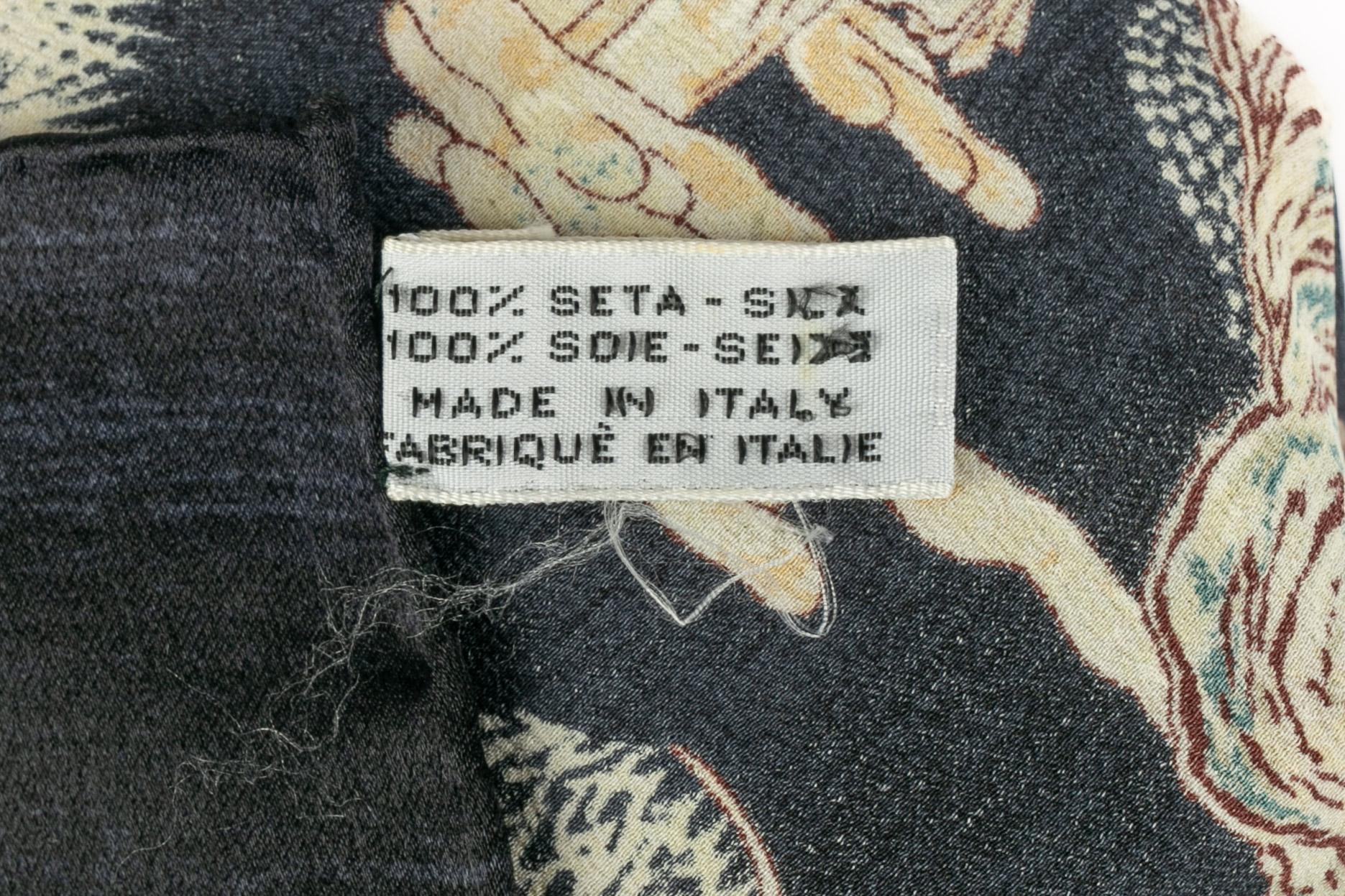Estola / foulard de seda Chanel en venta 3