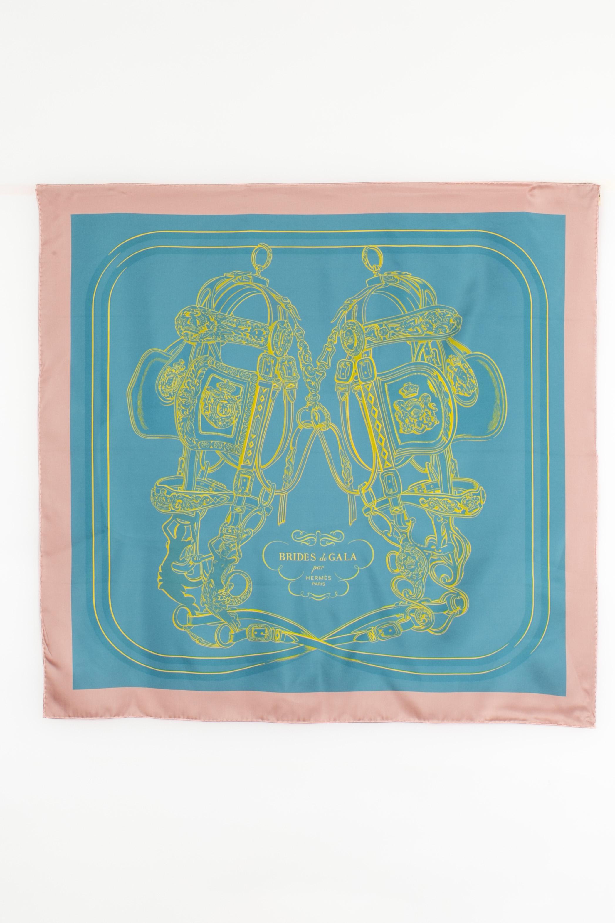 Hermès - (prodotto in Francia) Foulard in twill di seta a doppia faccia intitolato 'Briglia di Gala' disegnato da Hugo Grygka. Dal 1957, 