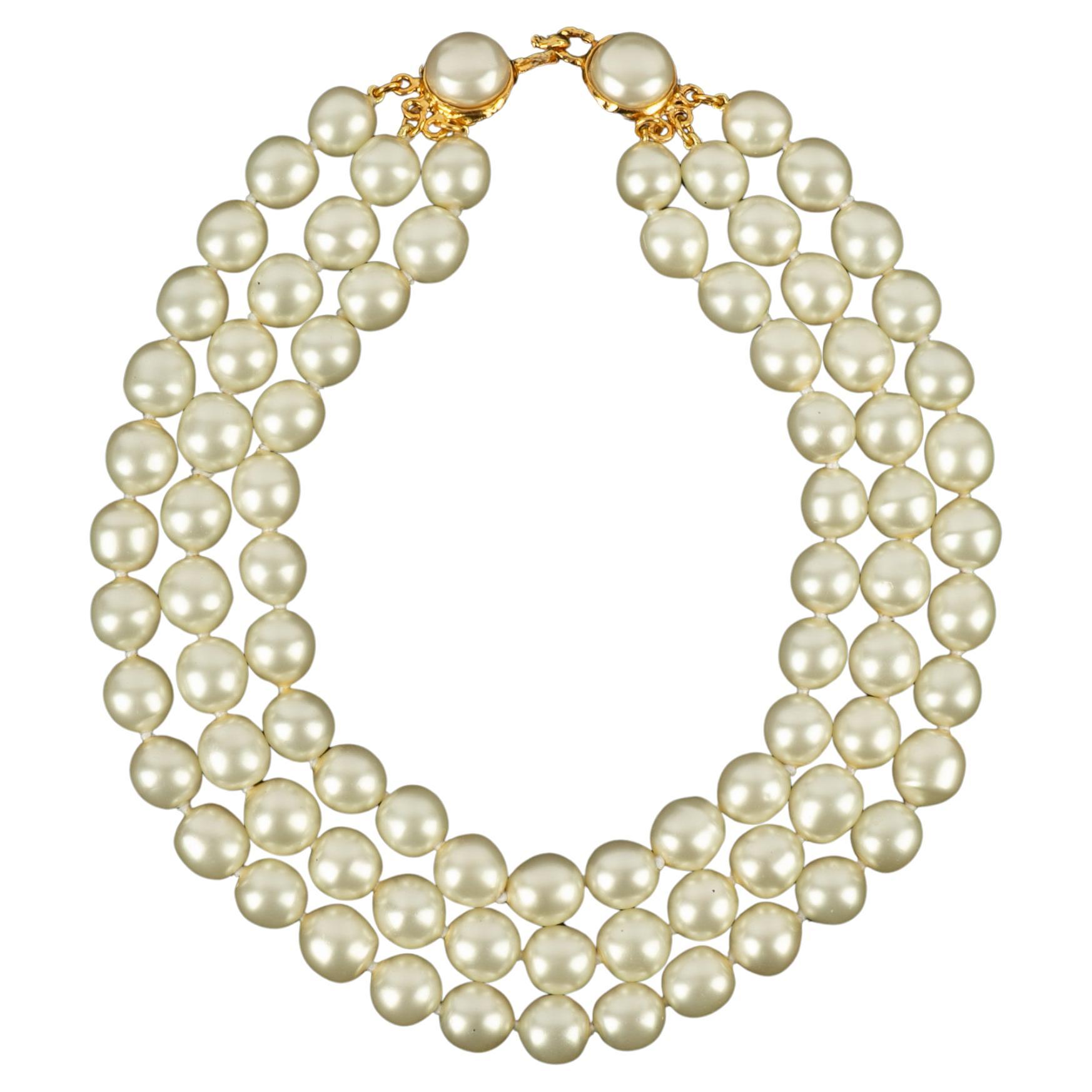 Collier de perles Chanel en vente