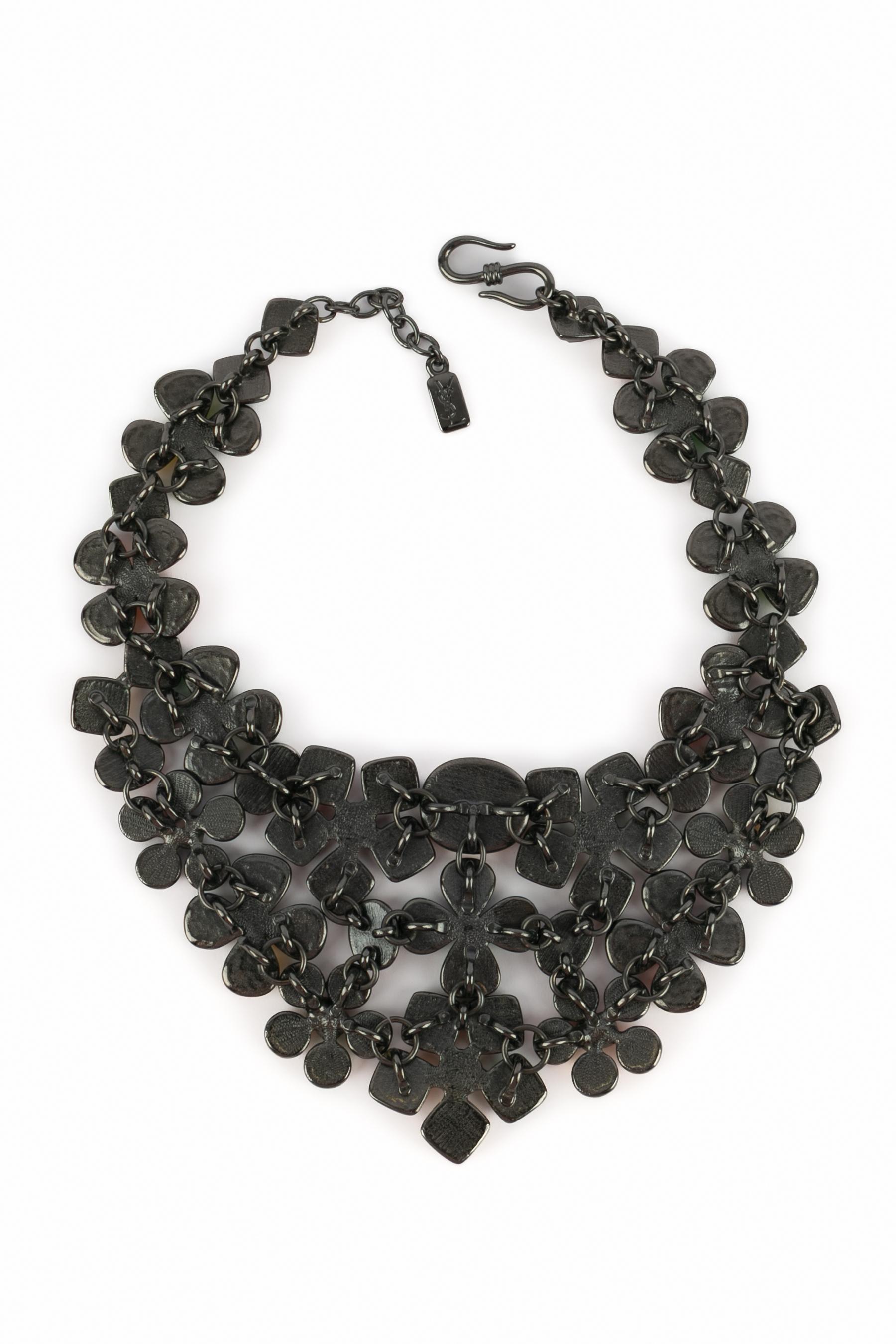 Donna Collana Yves Saint Laurent dickey in vendita