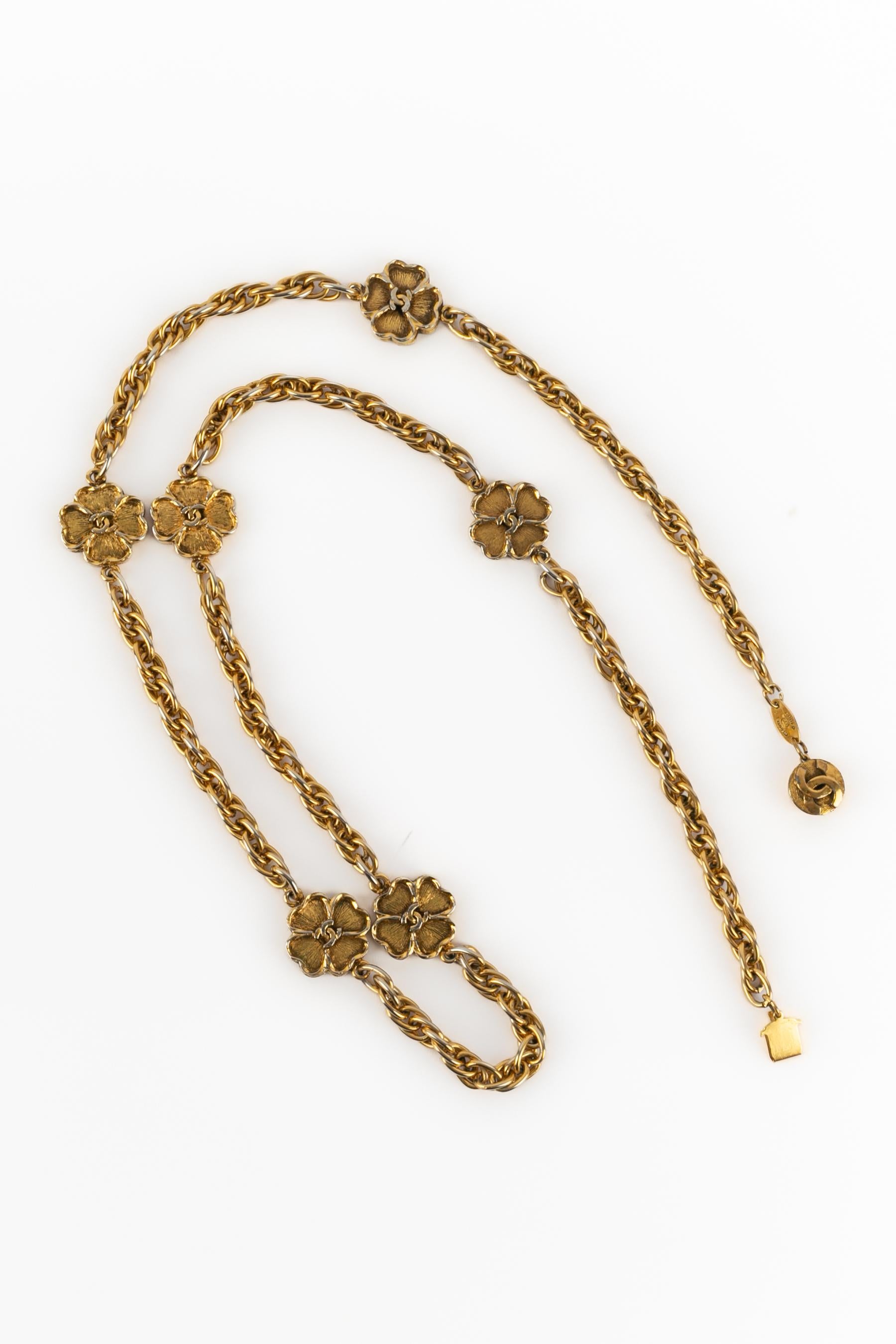 Collana con trifoglio Chanel 1983 In condizioni ottime in vendita a SAINT-OUEN-SUR-SEINE, FR