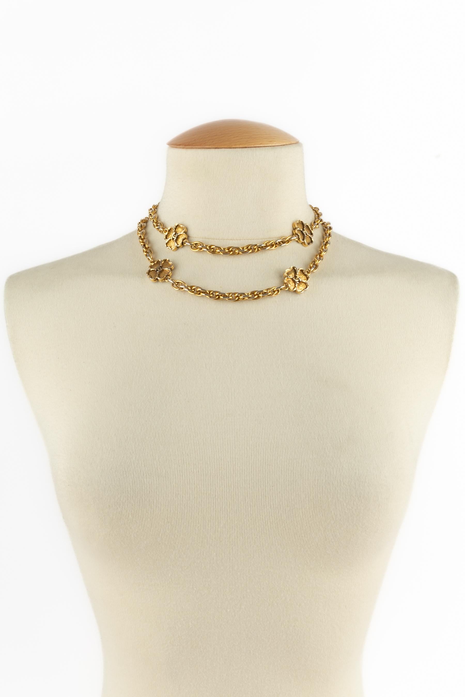 Collana con trifoglio Chanel 1983 in vendita 7