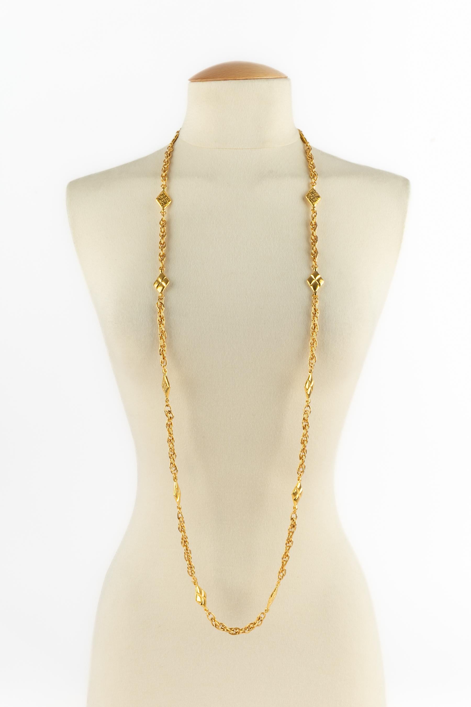Collana d'oro Chanel in vendita 3