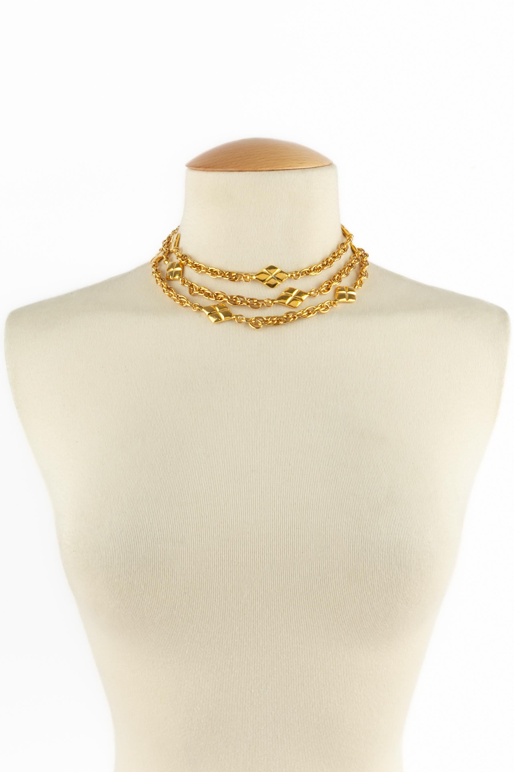Collana d'oro Chanel in vendita 5