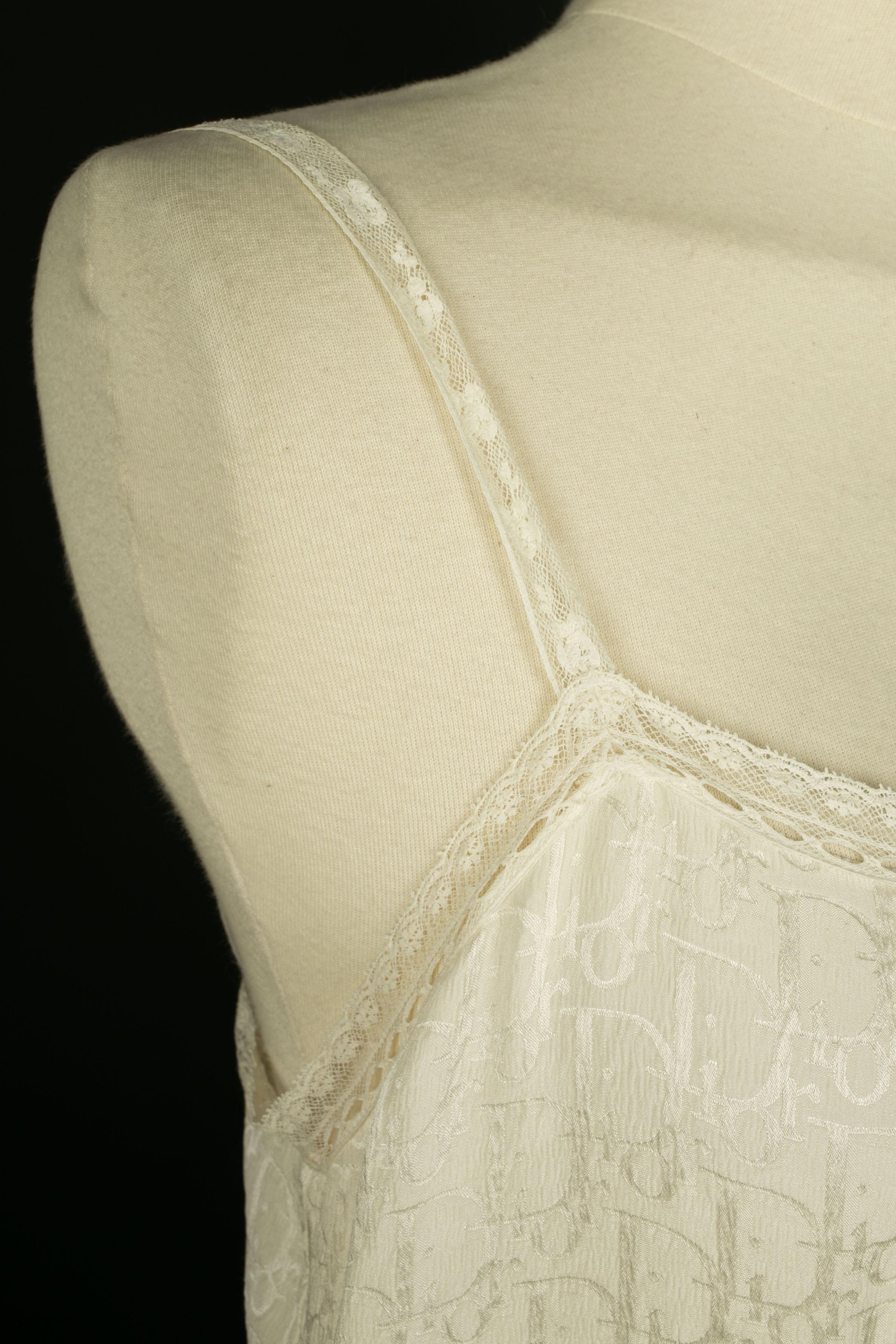 Beige Top en soie Dior en vente