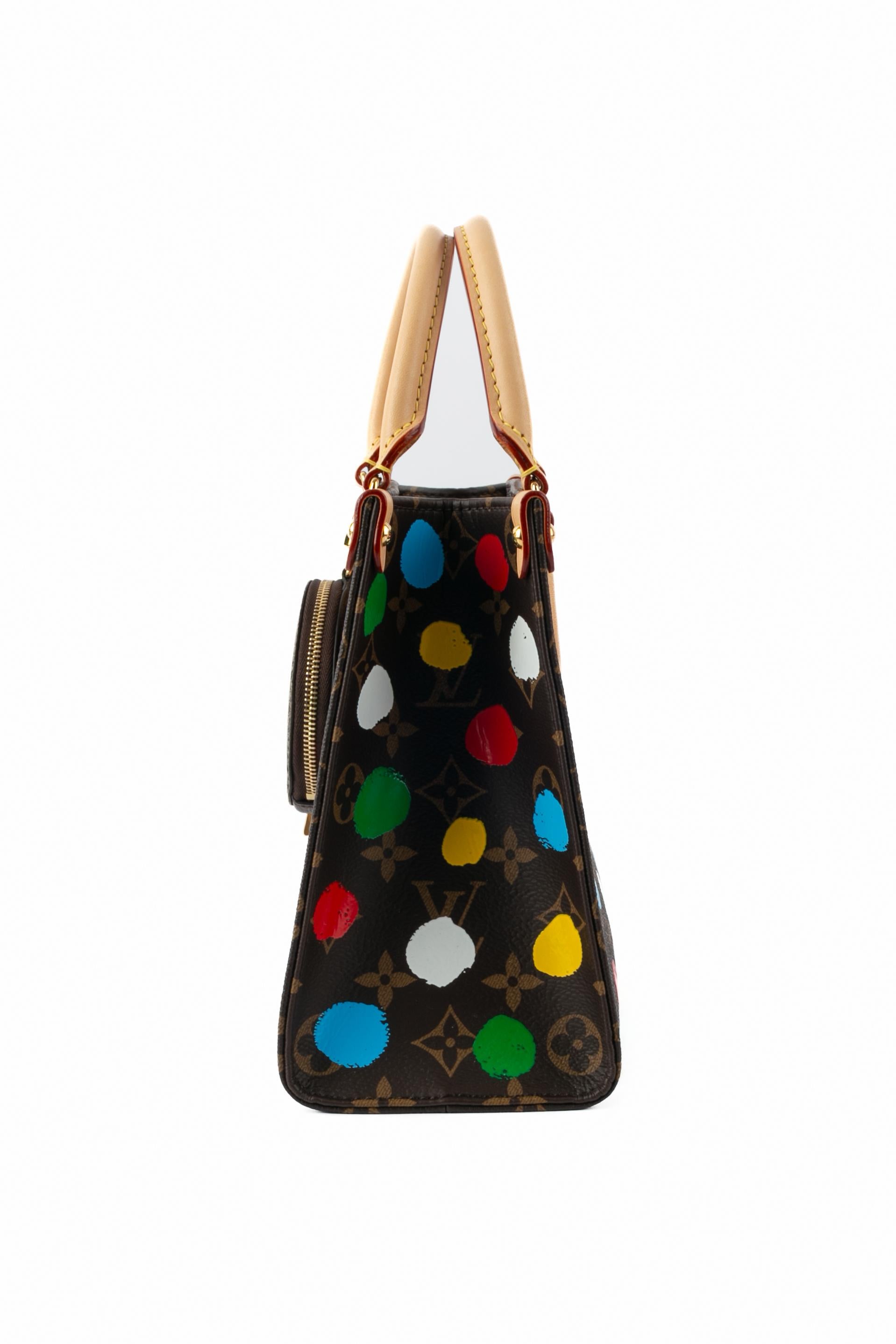 Nero Borsa shopping Louis Vuitton x Yayoi Kusama 'On The Go' Small 2023 in vendita