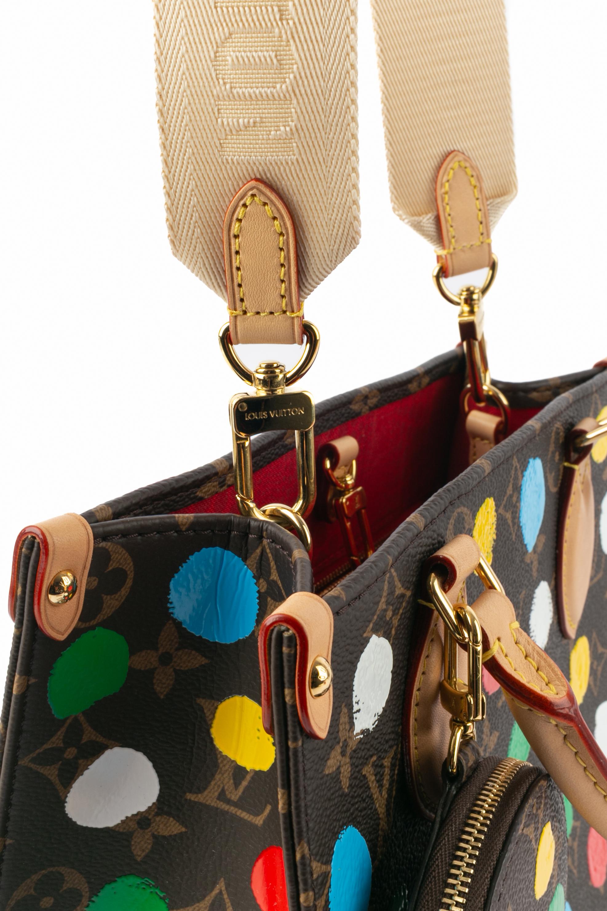 Borsa shopping Louis Vuitton x Yayoi Kusama 'On The Go' Small 2023 in vendita 3