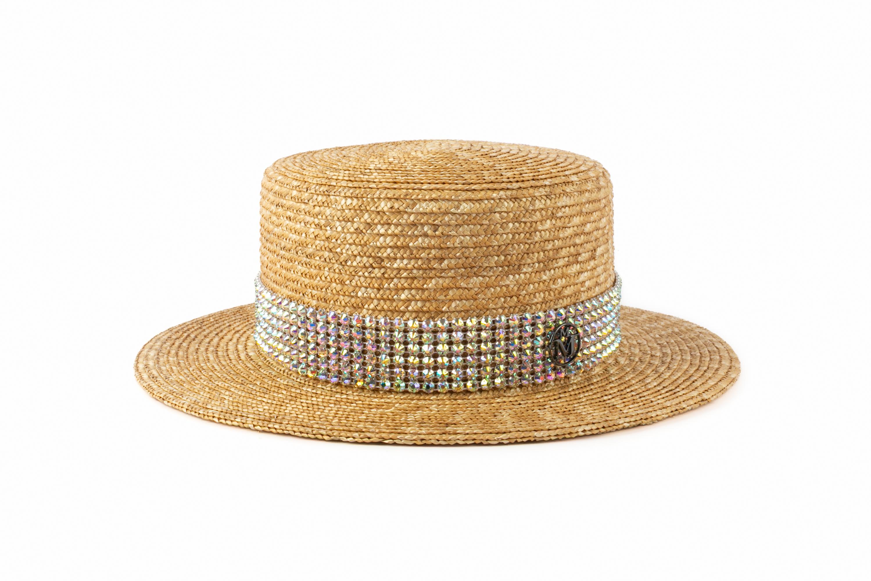 Maison Michel - (Made in France) Cappello di paglia con nastro strass.

Condizioni:
Ottime condizioni

Dimensioni:
Circonferenza della testa: 51 cm

SKU:CHP40