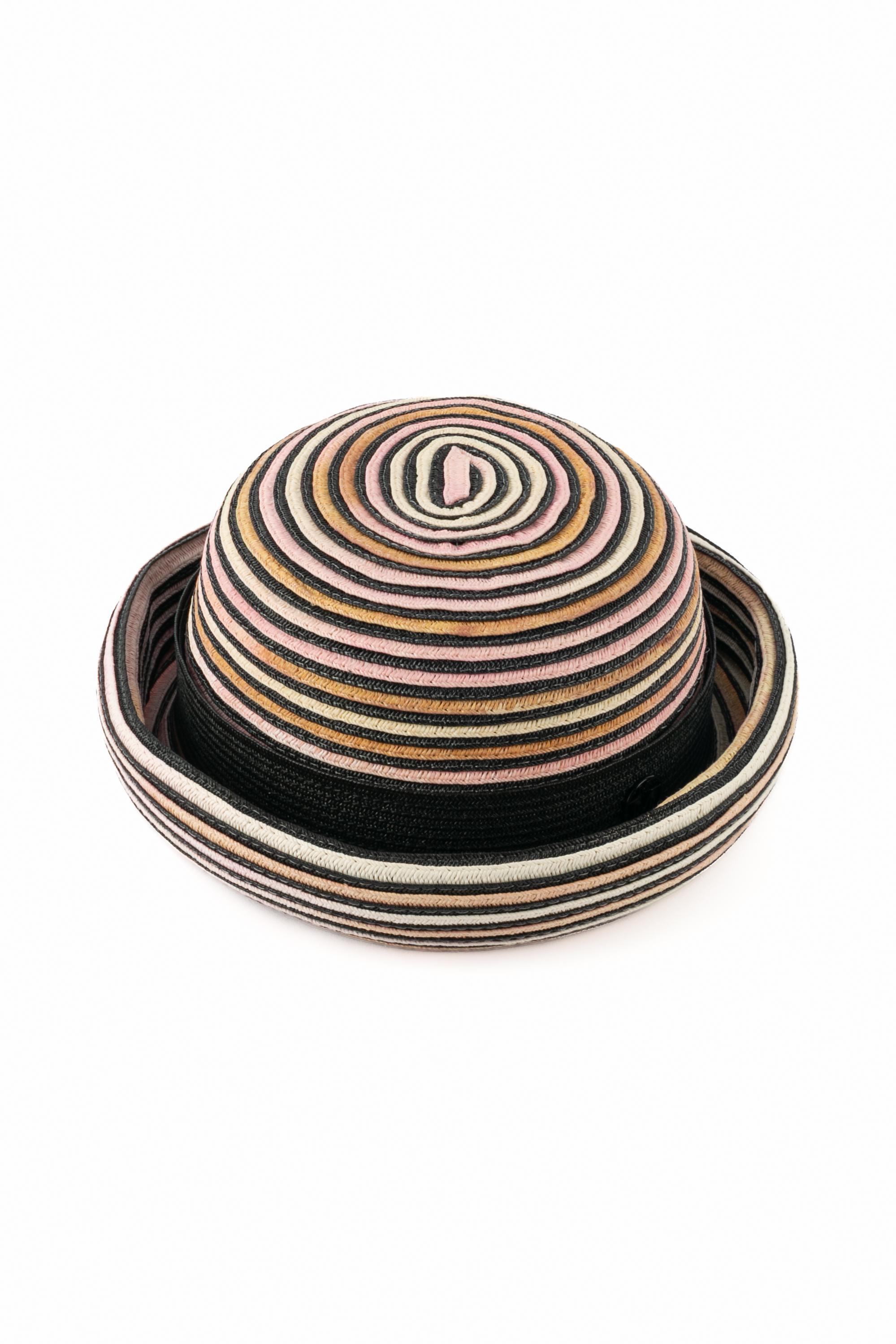 Maison Michel - (Made in France) Cappello multicolore.

Condizioni:
Ottime condizioni

Dimensioni:
Circonferenza della testa: 56 cm

SKU:CHP29