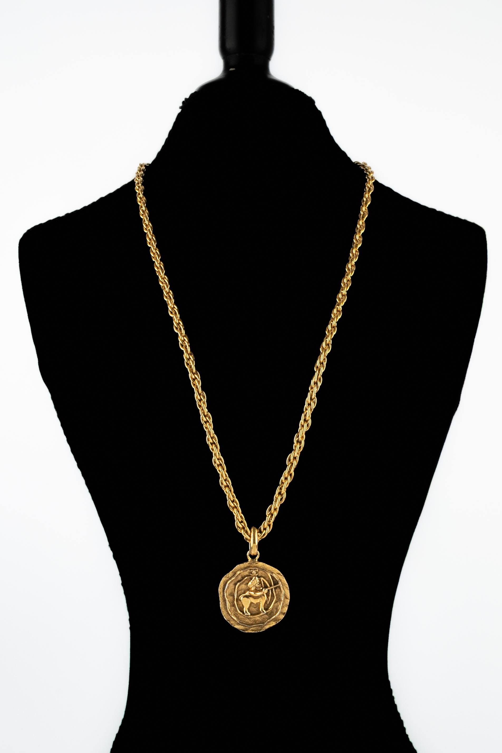 Chanel Medaillon-Halskette im Angebot 5