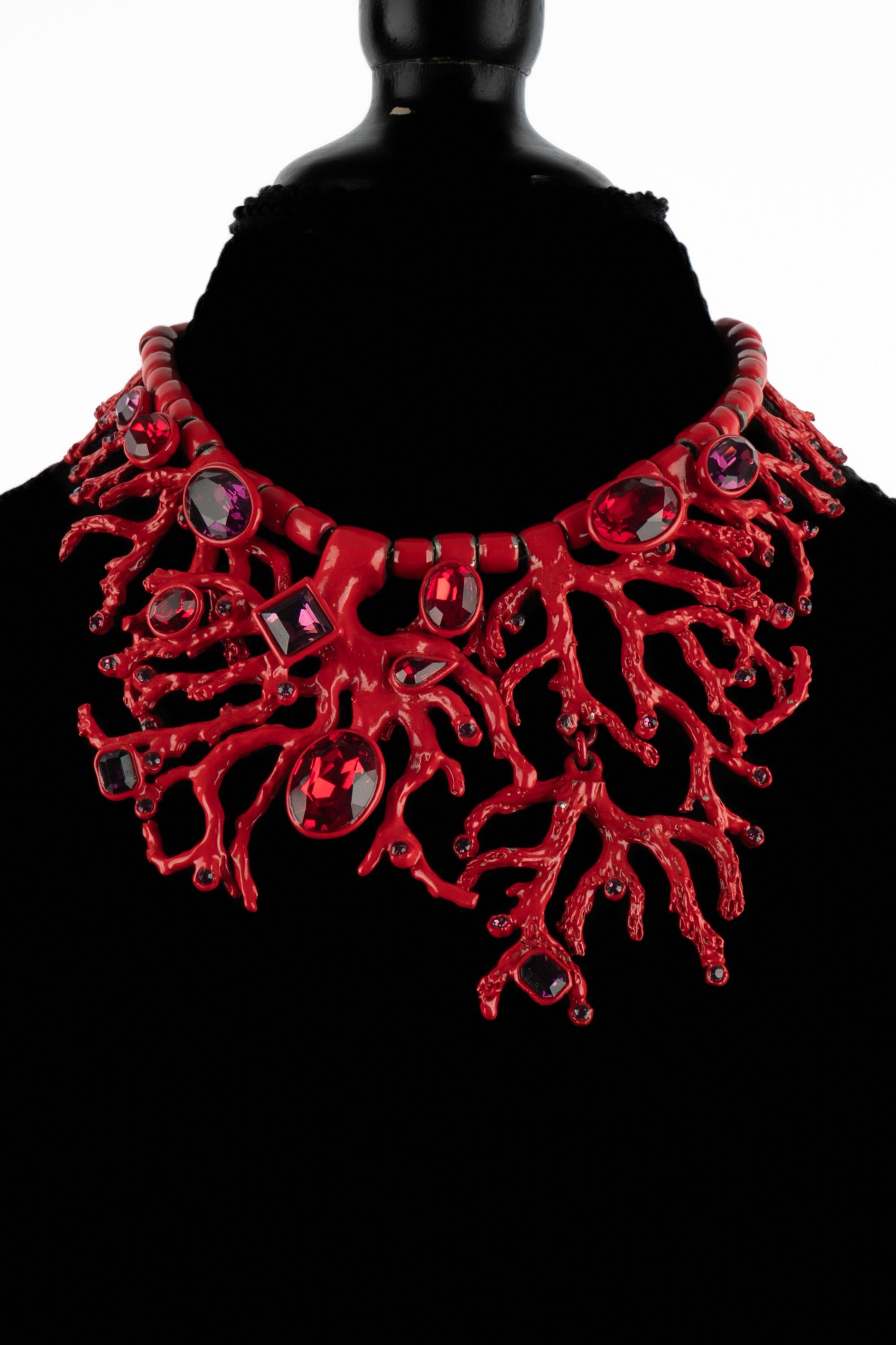 Yves Saint Laurent Korallenkette im Zustand „Hervorragend“ im Angebot in SAINT-OUEN-SUR-SEINE, FR