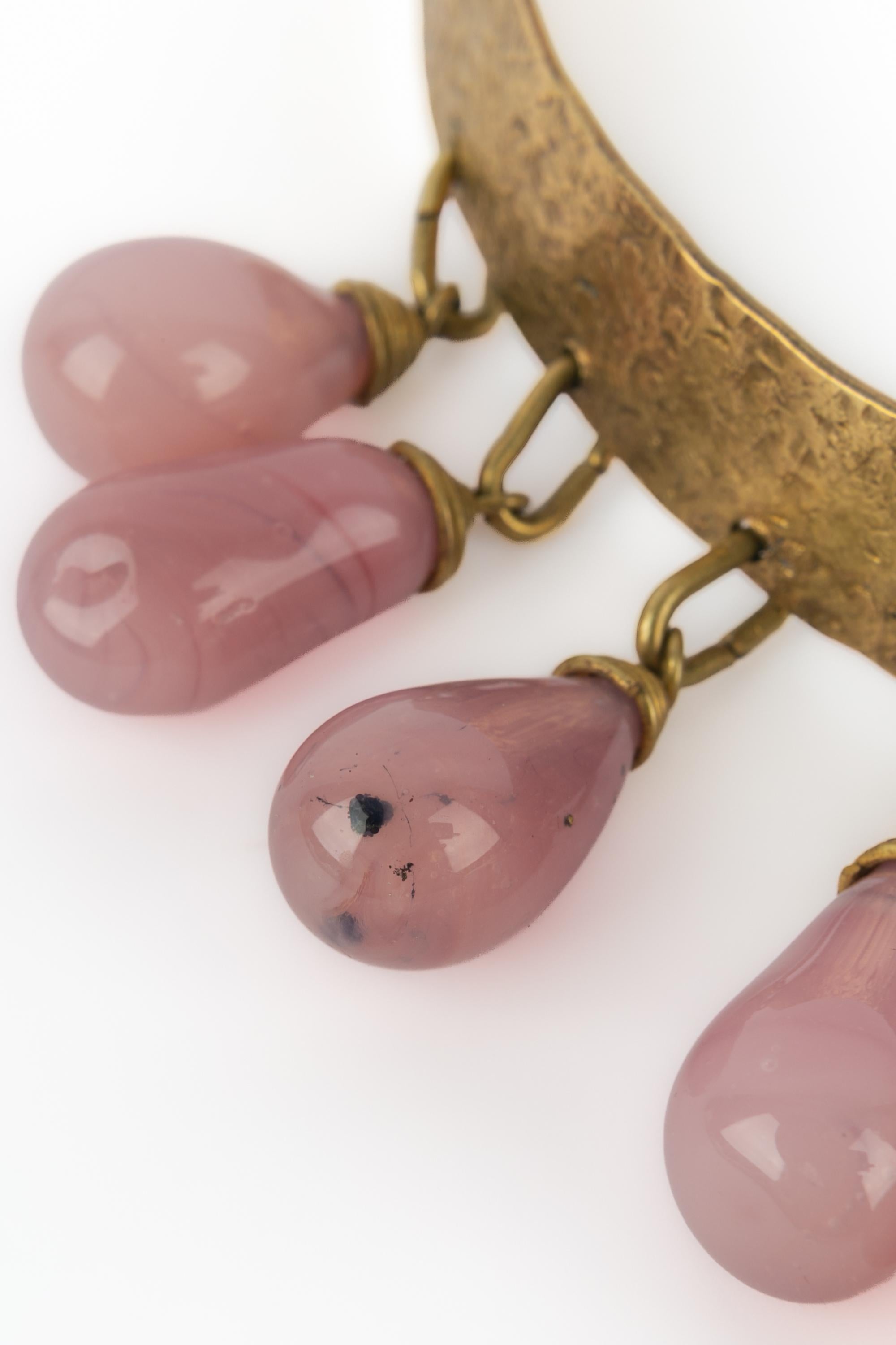Kurze Halskette mit rosa Perlen 1920er Jahre im Angebot 1