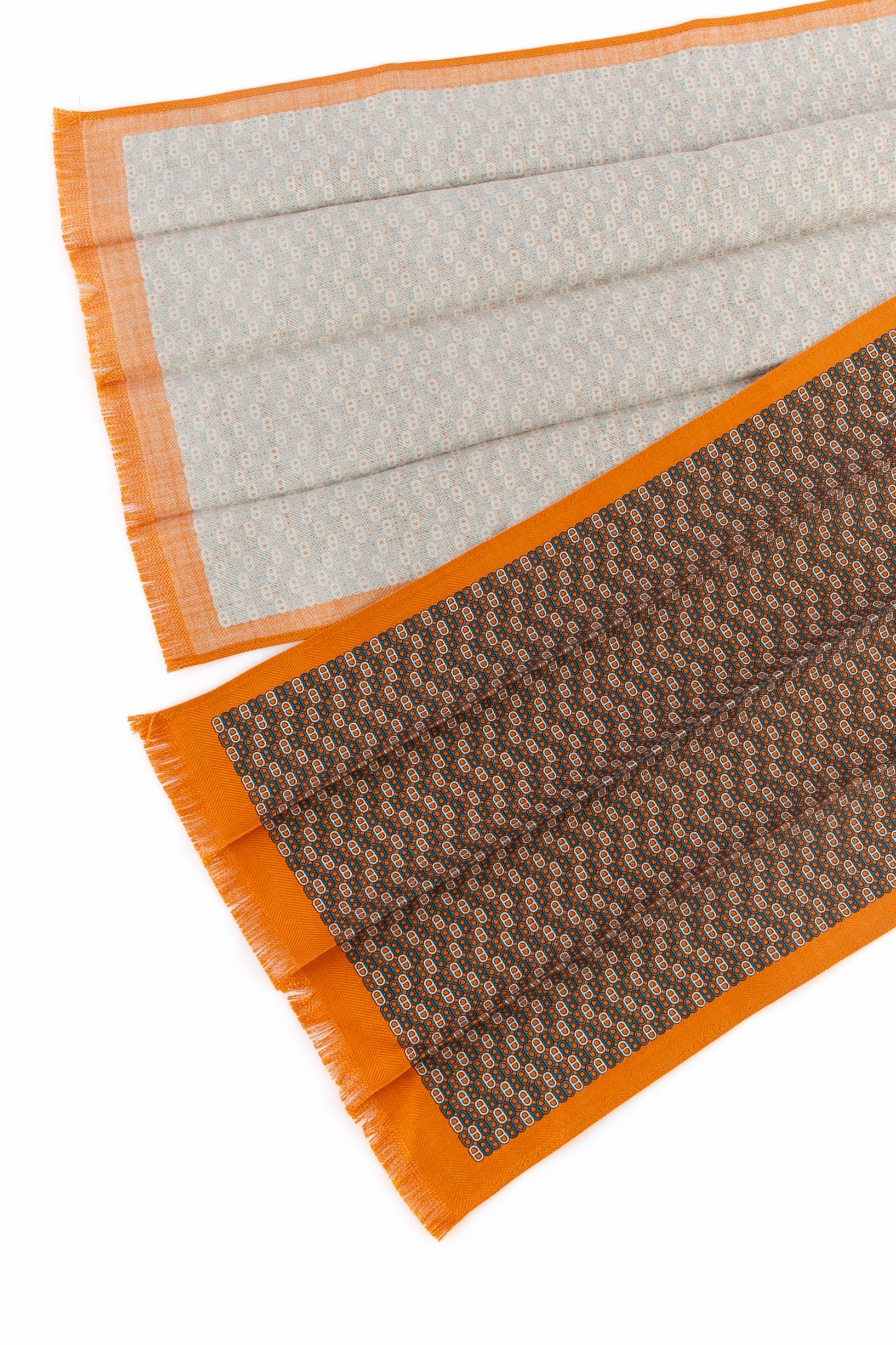Foulard largo de seda Hermès en venta 1