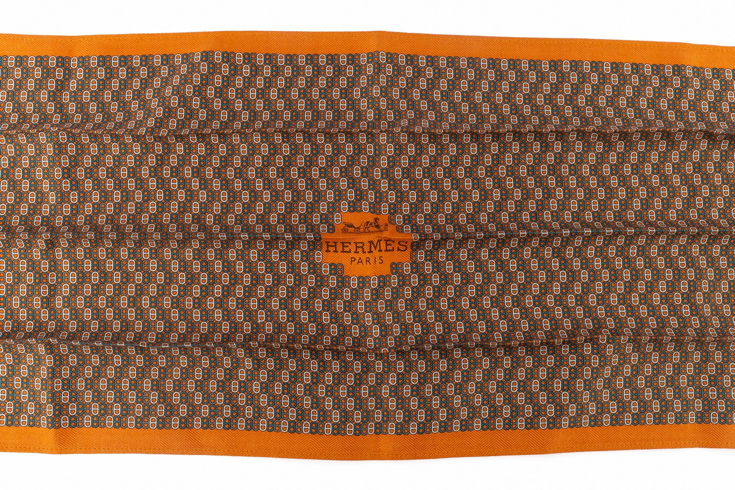 Foulard largo de seda Hermès en venta 2