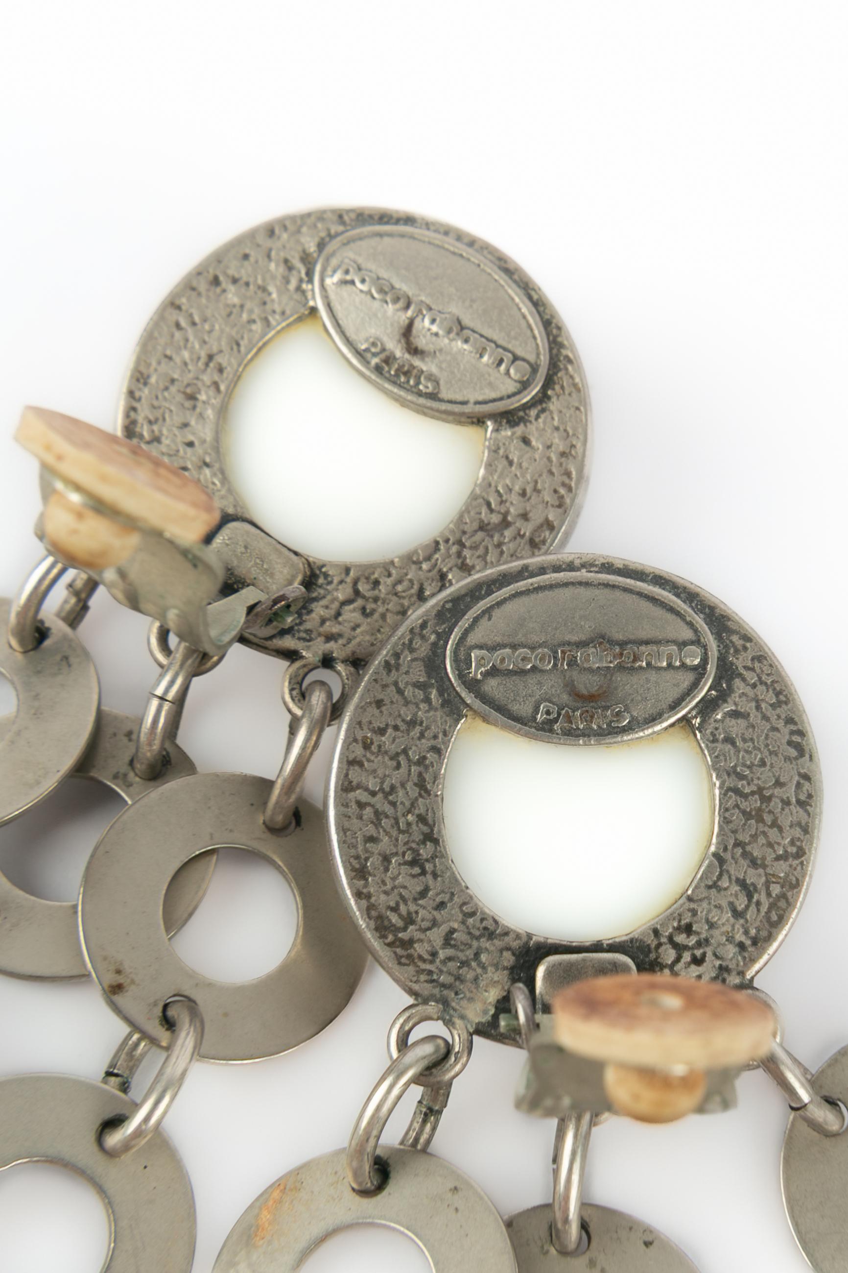 Boucles d'oreilles argentées Paco Rabanne en vente 2
