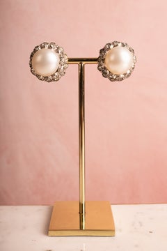 Chanel earrings Haute Couture three stars by Coco Chanel circa 1960